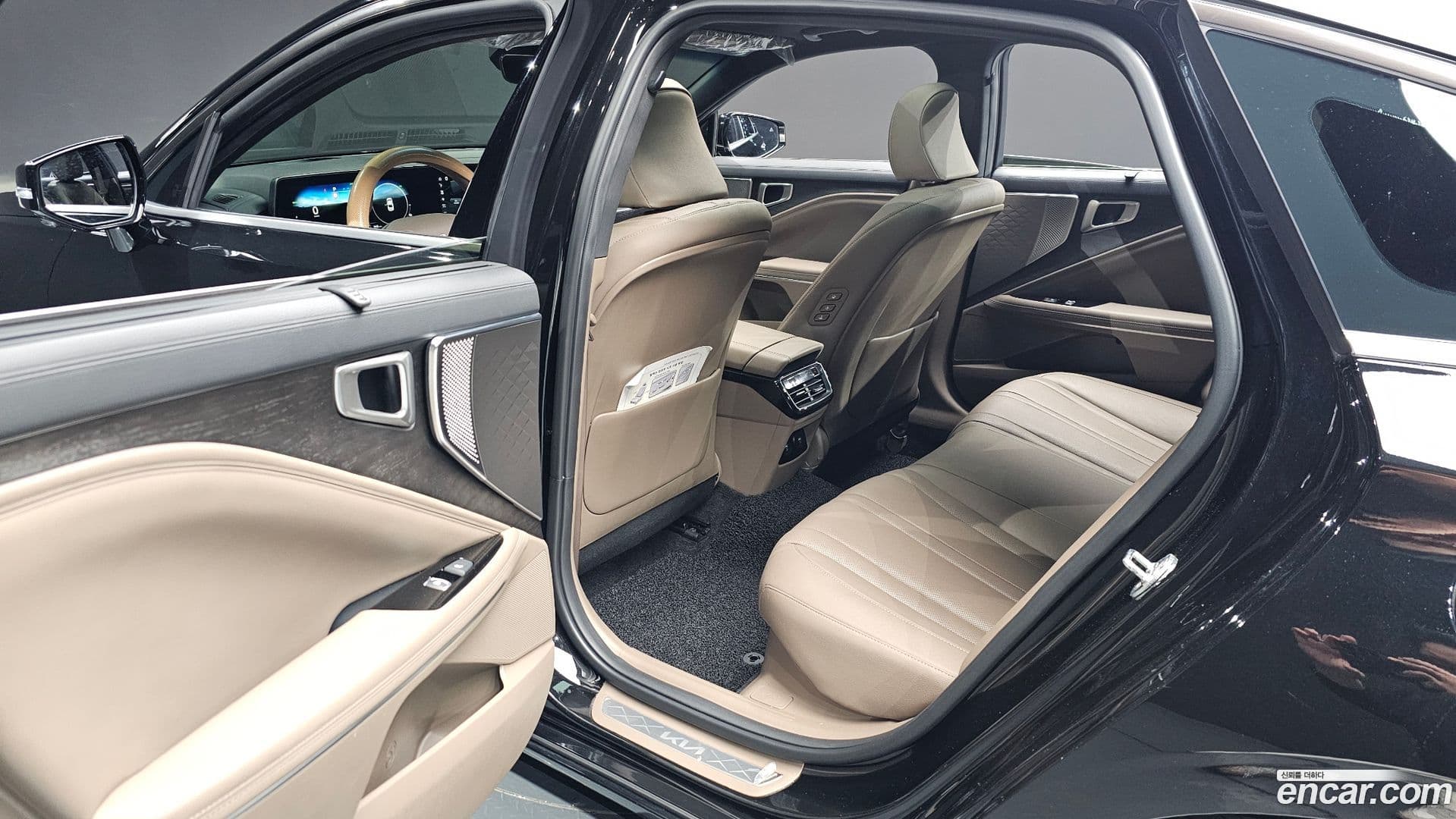 Main__Slider__Photo:K8 Kia 2022.7-10