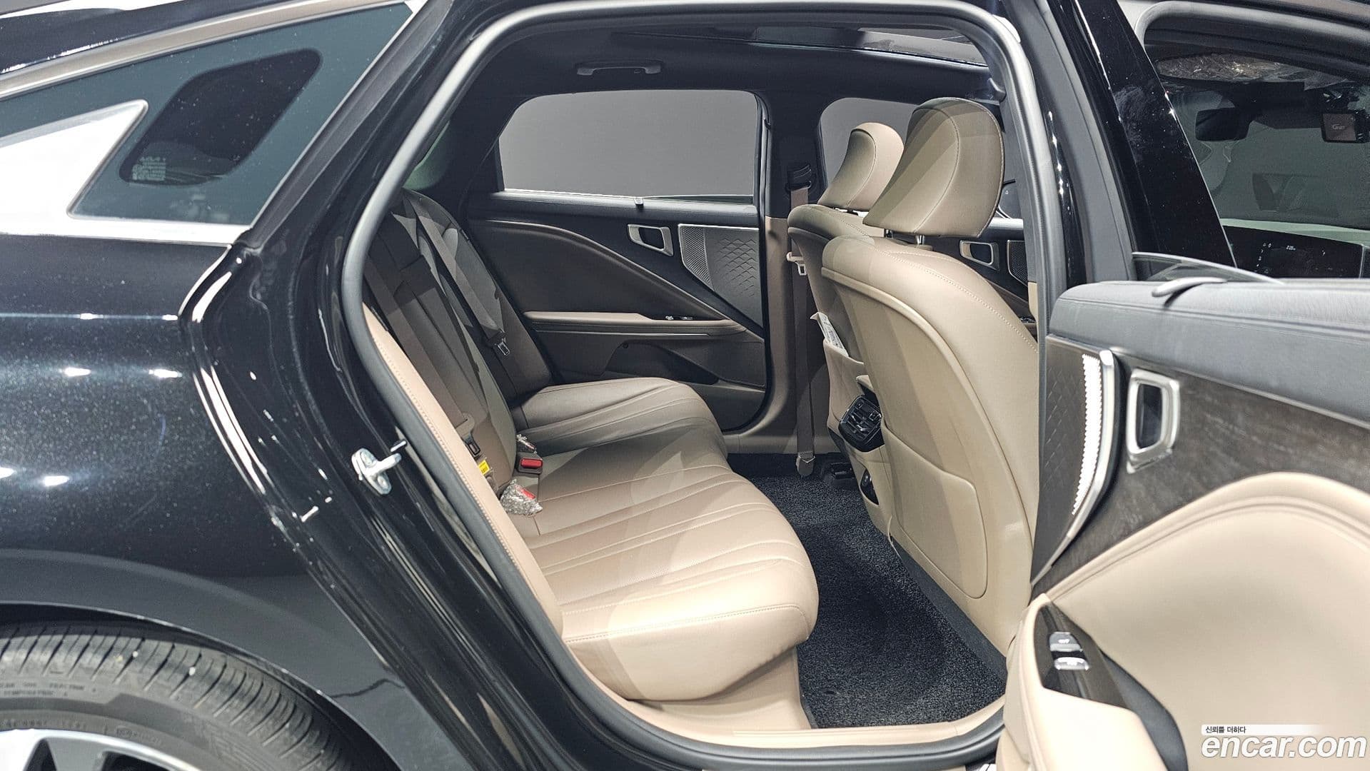 Main__Slider__Photo:K8 Kia 2022.7-11
