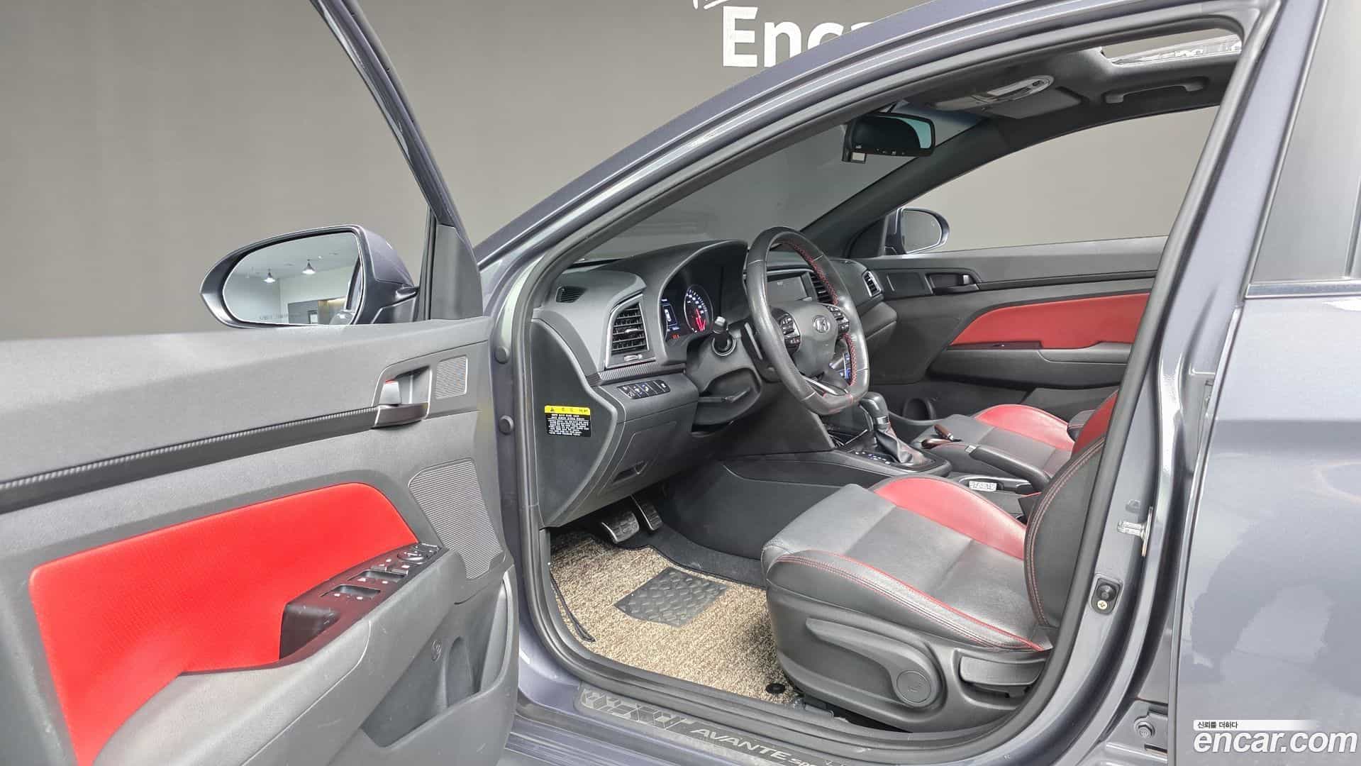 AVANTE Hyundai 2017.6-OPTION-016