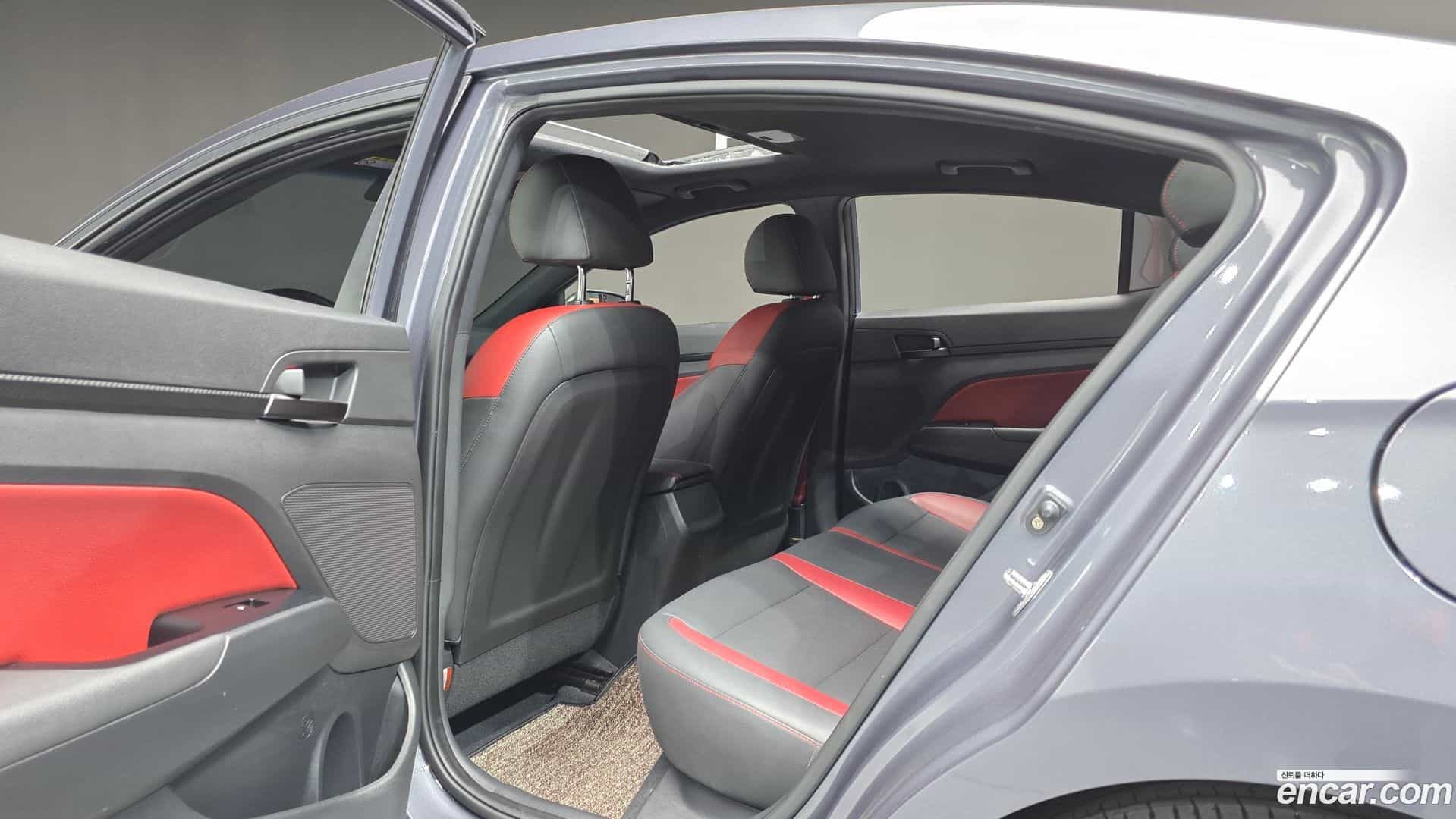 AVANTE Hyundai 2017.6-OPTION-022