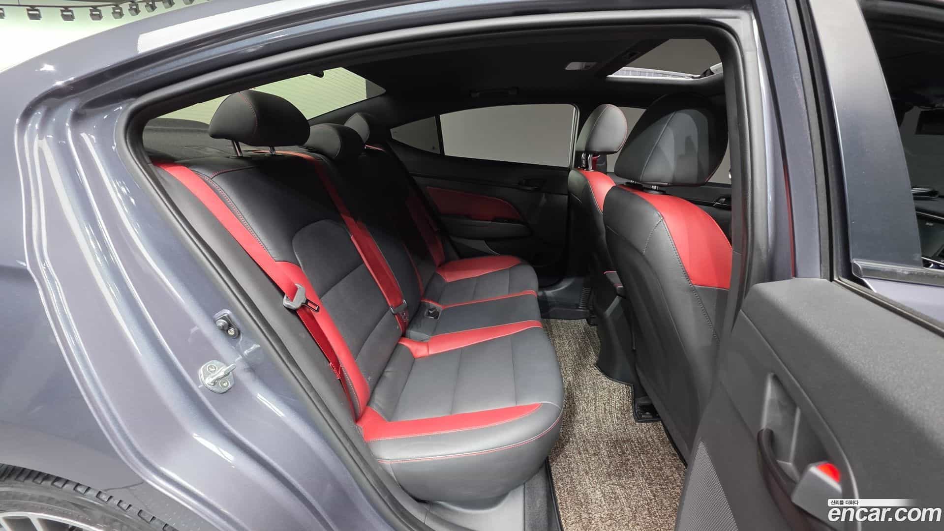 AVANTE Hyundai 2017.6-OPTION-023