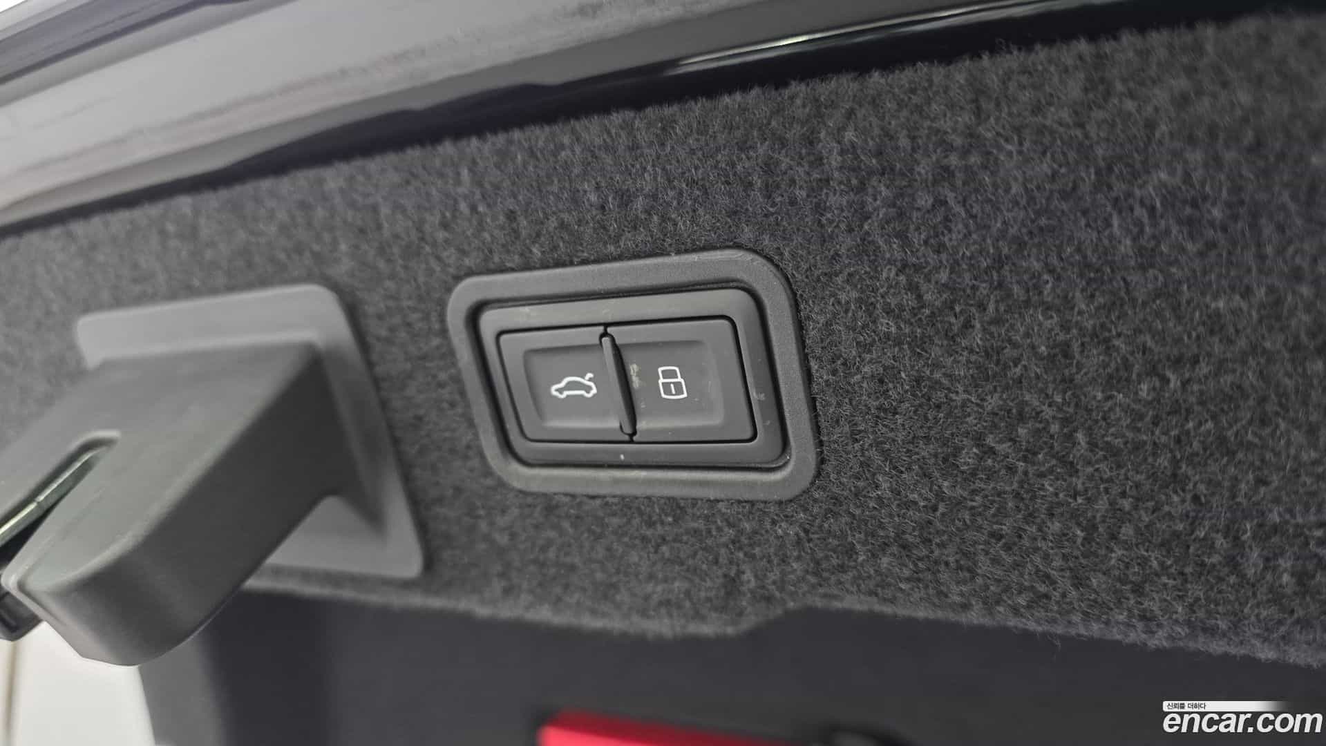A8 Audi 2020.5-OPTION-024