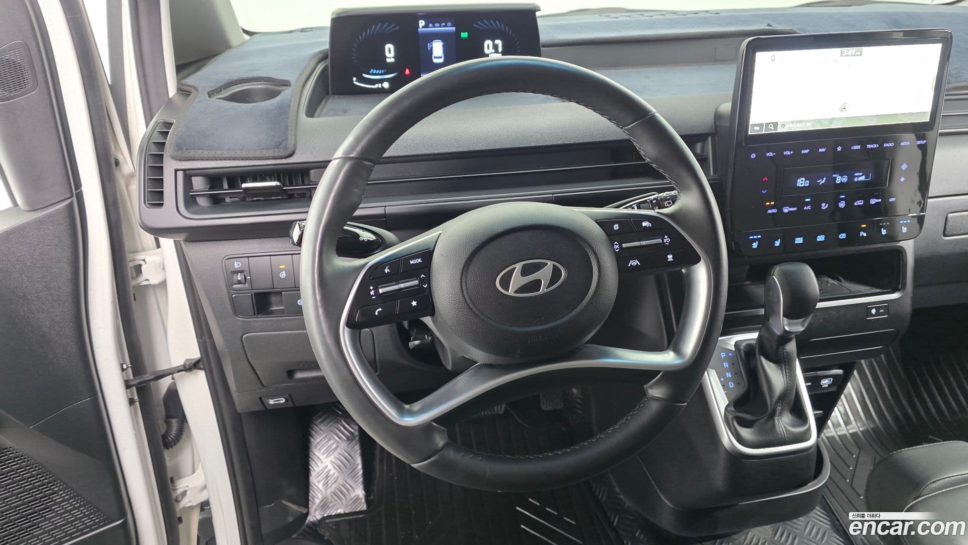 Main__Slider__Photo:Staria Hyundai 2024.5-12