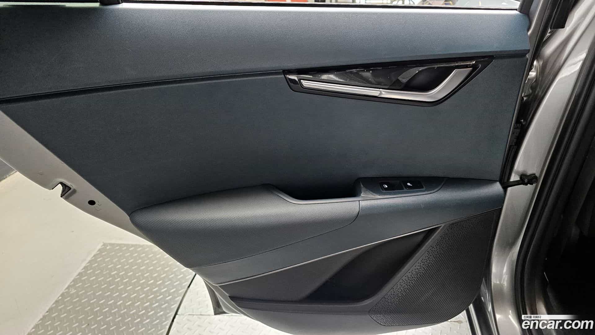 Niro Kia 2022.11-INNER-035