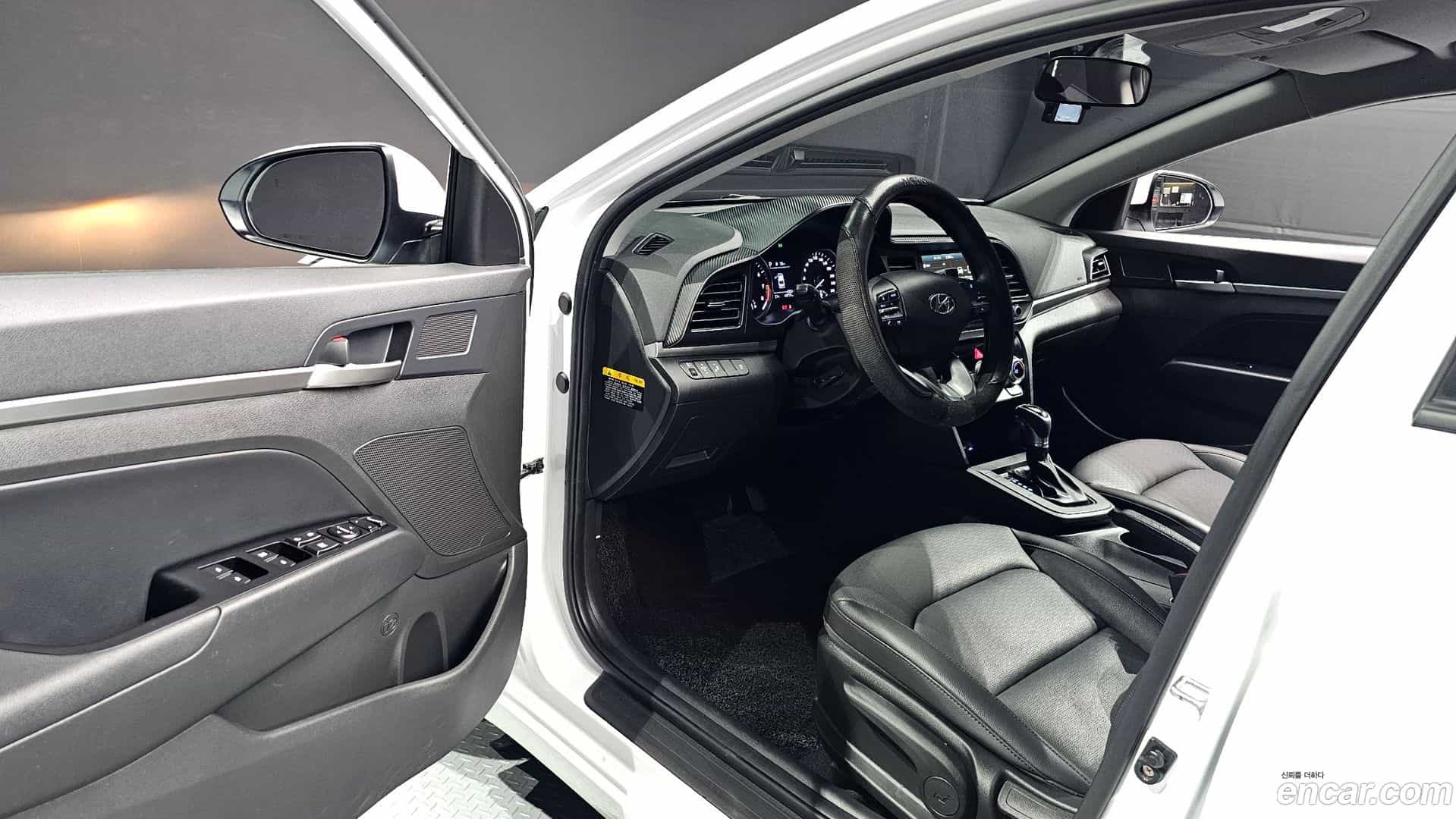 AVANTE Hyundai 2019.11-INNER-010