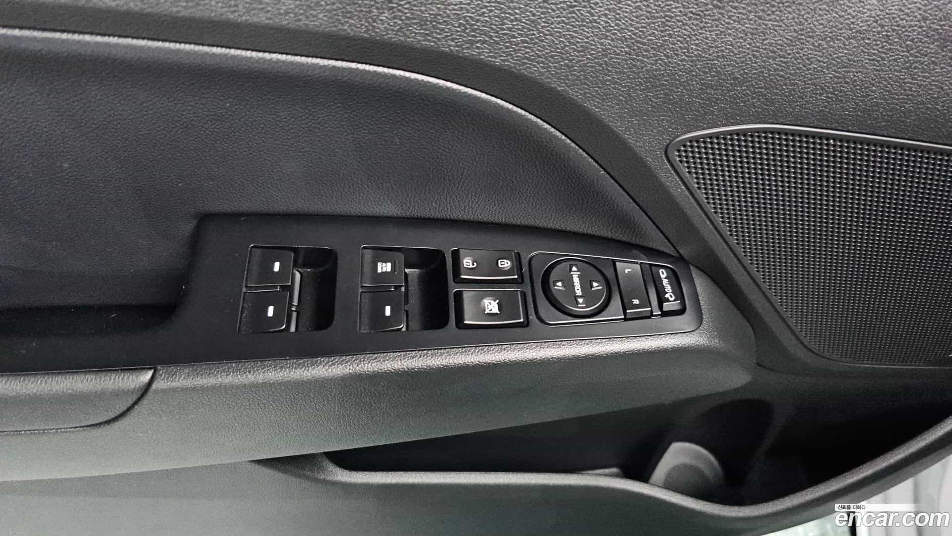 AVANTE Hyundai 2019.11-INNER-036
