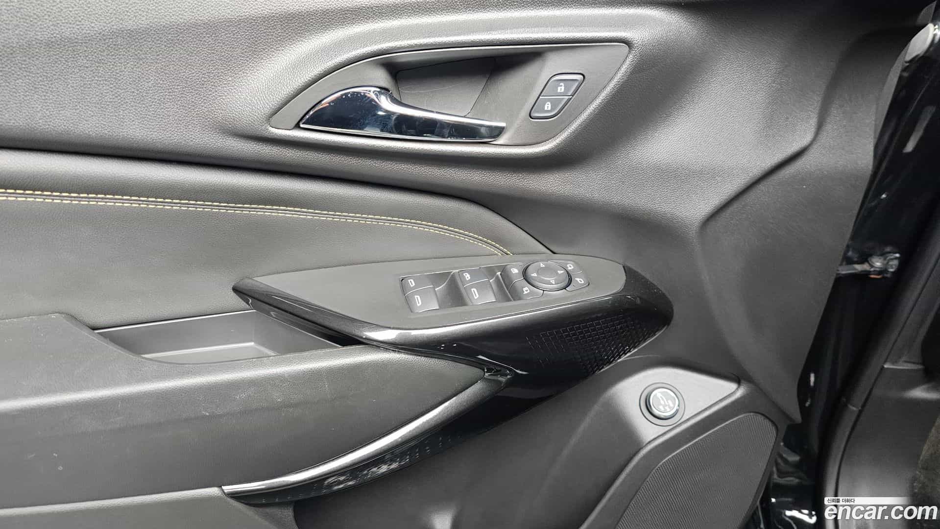 Trax Chevrolet 2023.8-OPTION-041