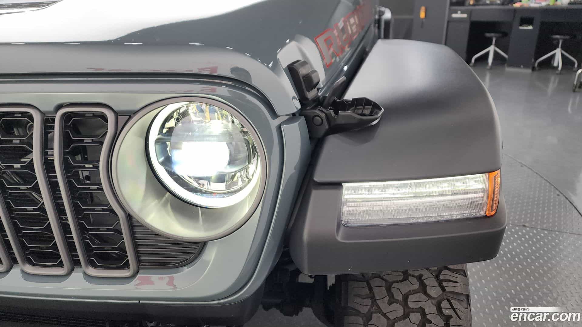 Wrangler Jeep 2026.2-OUTER-032