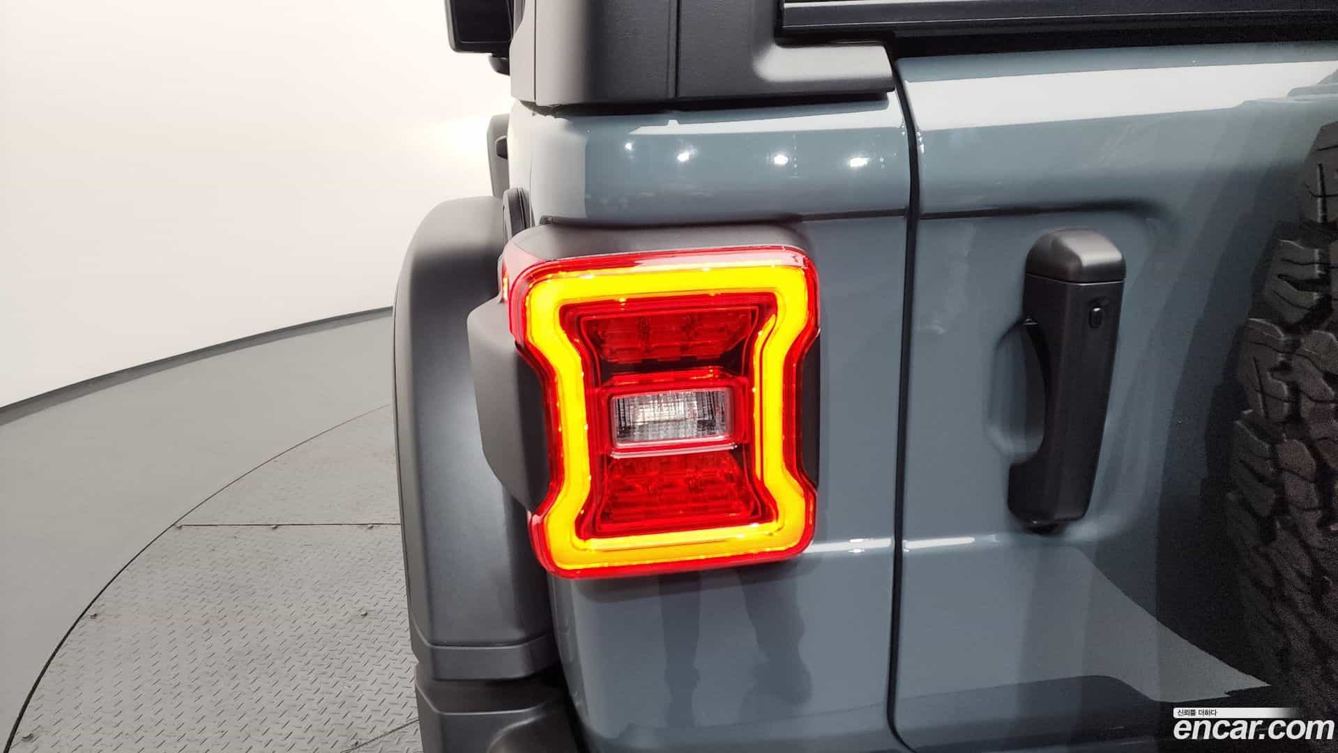 Wrangler Jeep 2026.2-OUTER-033