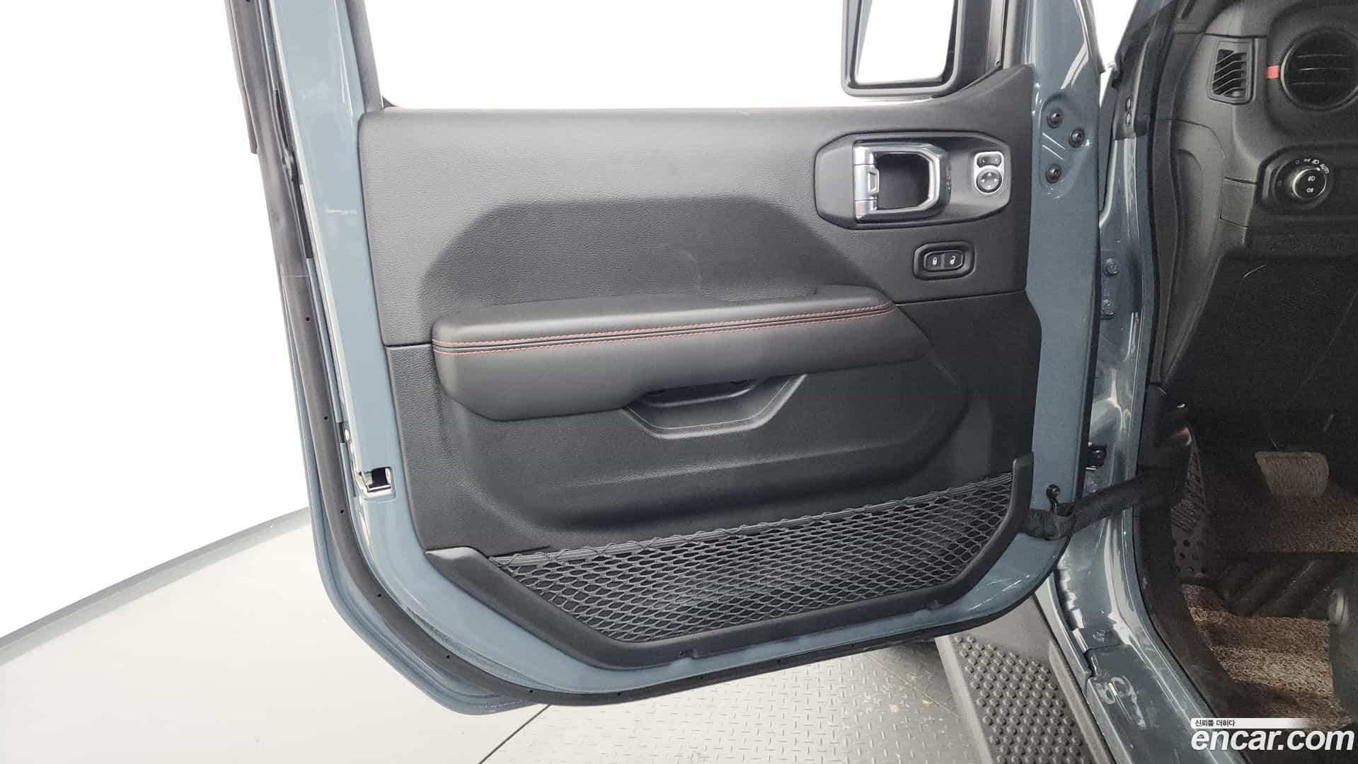 Wrangler Jeep 2026.2-INNER-034