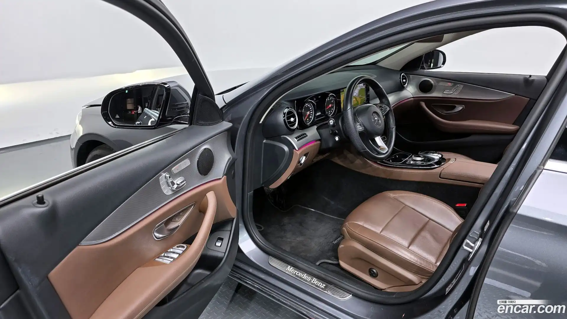 E-Class Mercedes-Benz 2016.11-INNER-010