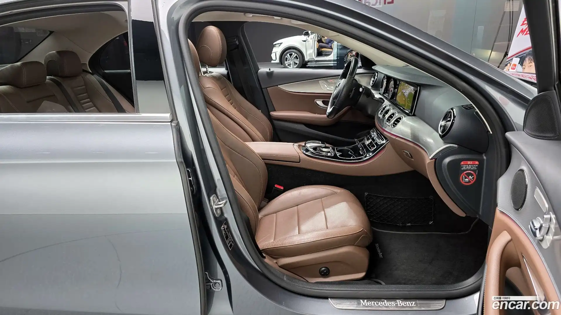 E-Class Mercedes-Benz 2016.11-OPTION-015