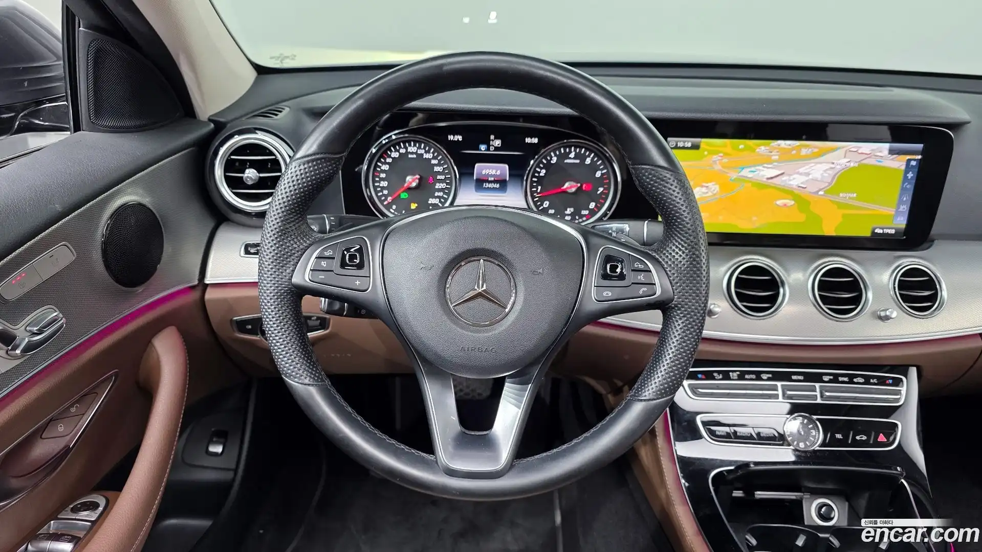 E-Class Mercedes-Benz 2016.11-OPTION-017