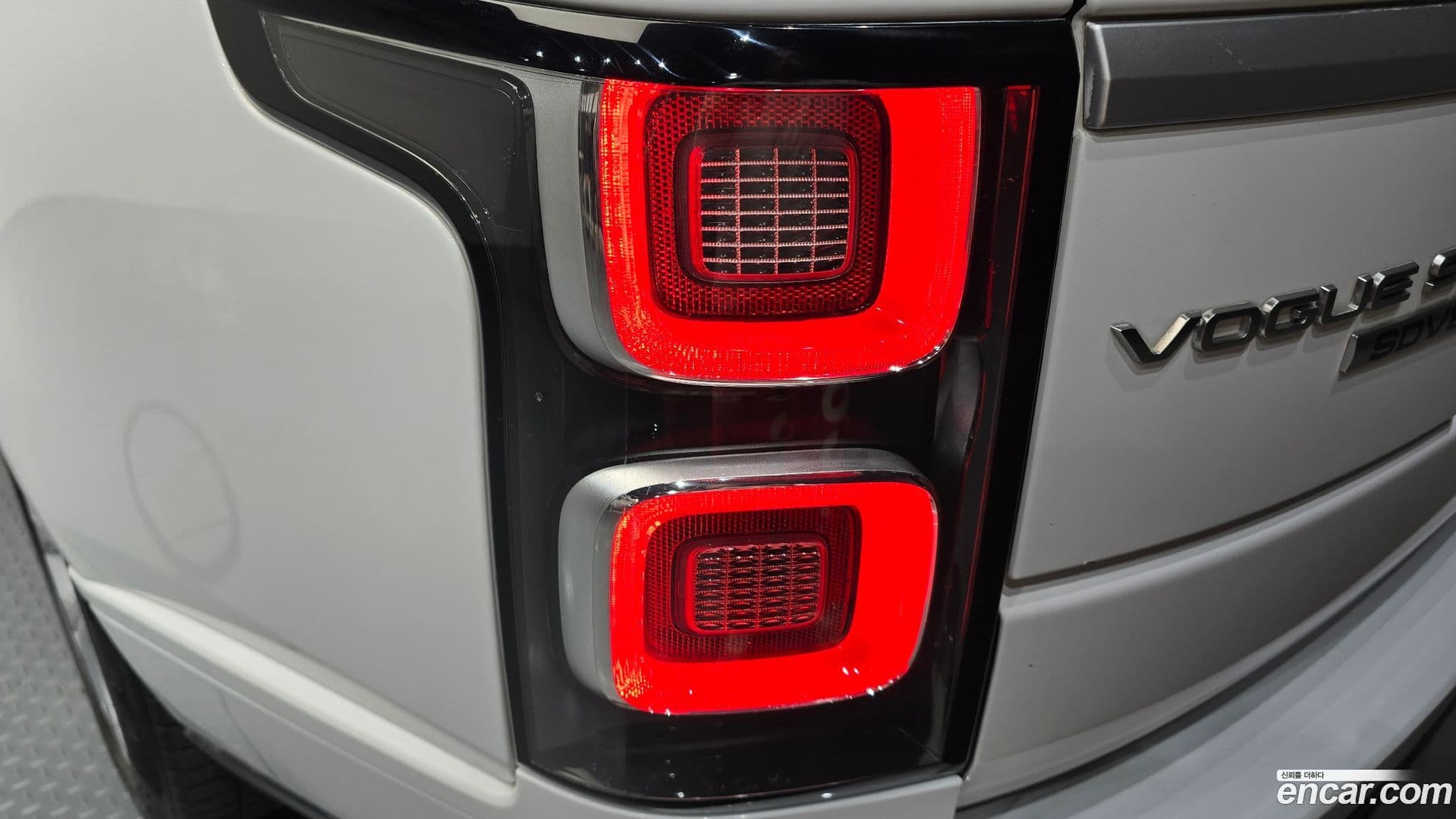 Main__Slider__Photo:Range Rover Land Rover 2020.10-22