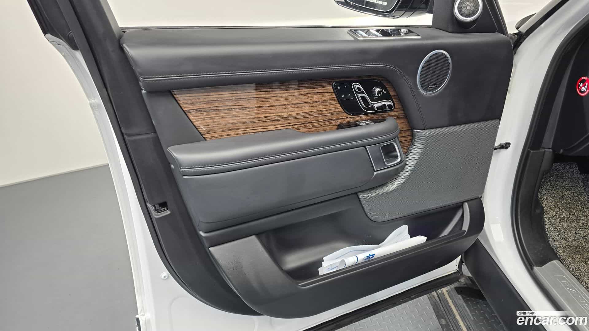 Range Rover Land Rover 2020.10-INNER-034