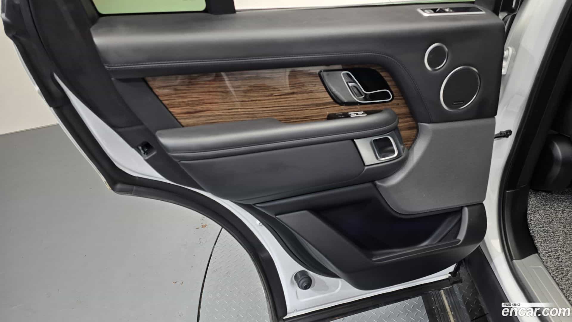 Range Rover Land Rover 2020.10-INNER-035