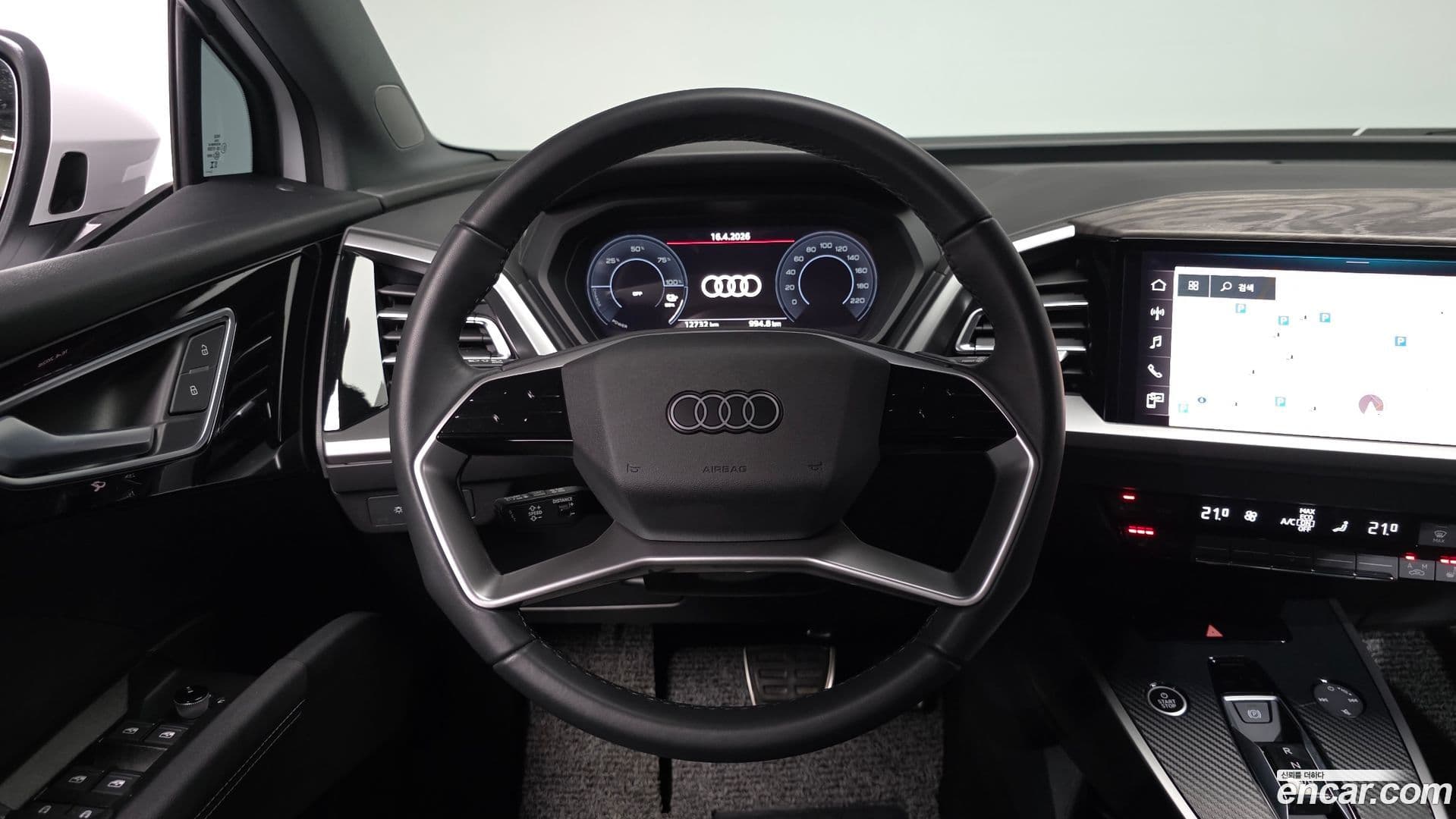 Main__Slider__Photo:Q4 e-tron Audi 2025.3-11