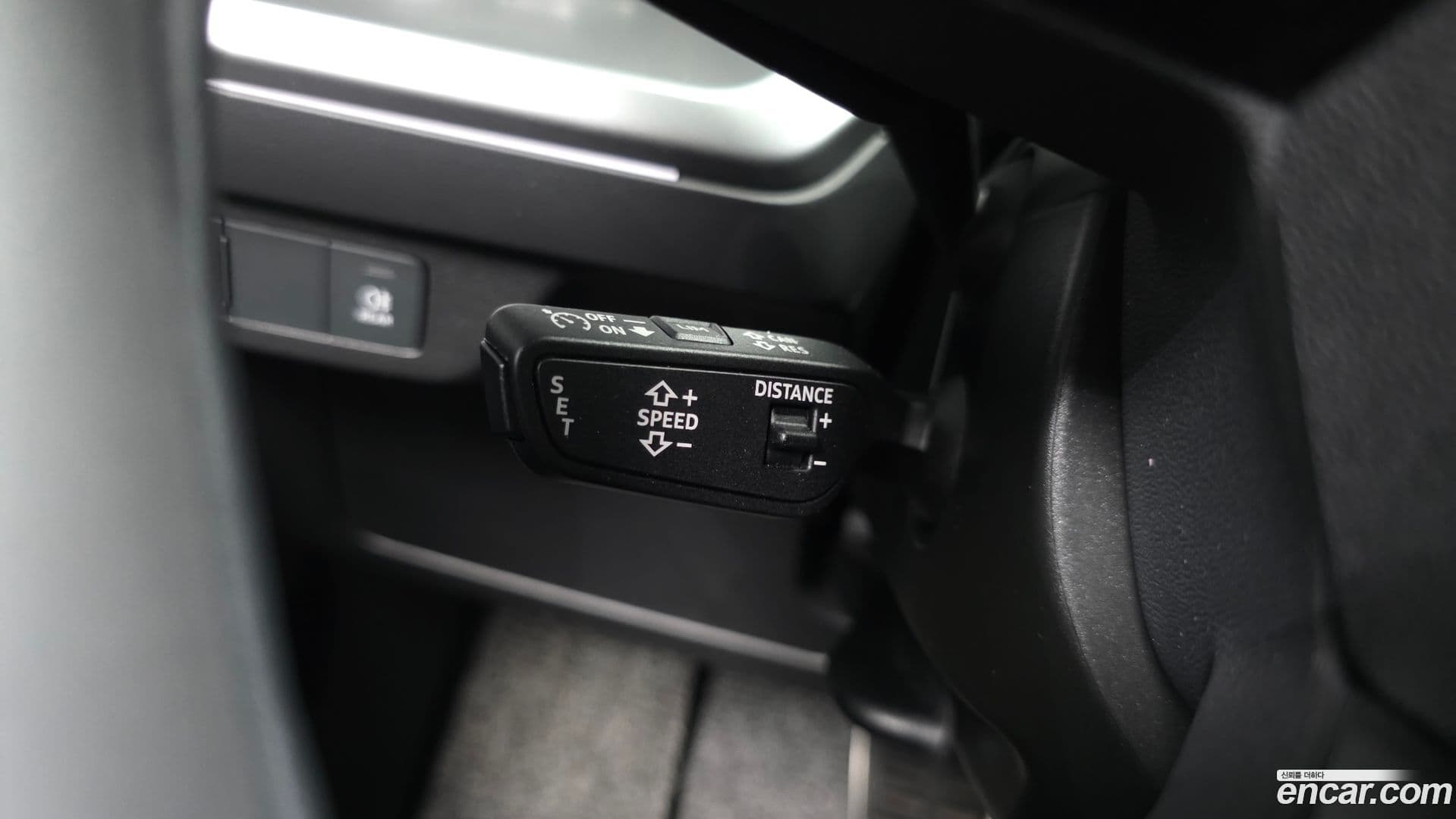 Main__Slider__Photo:Q4 e-tron Audi 2025.3-15
