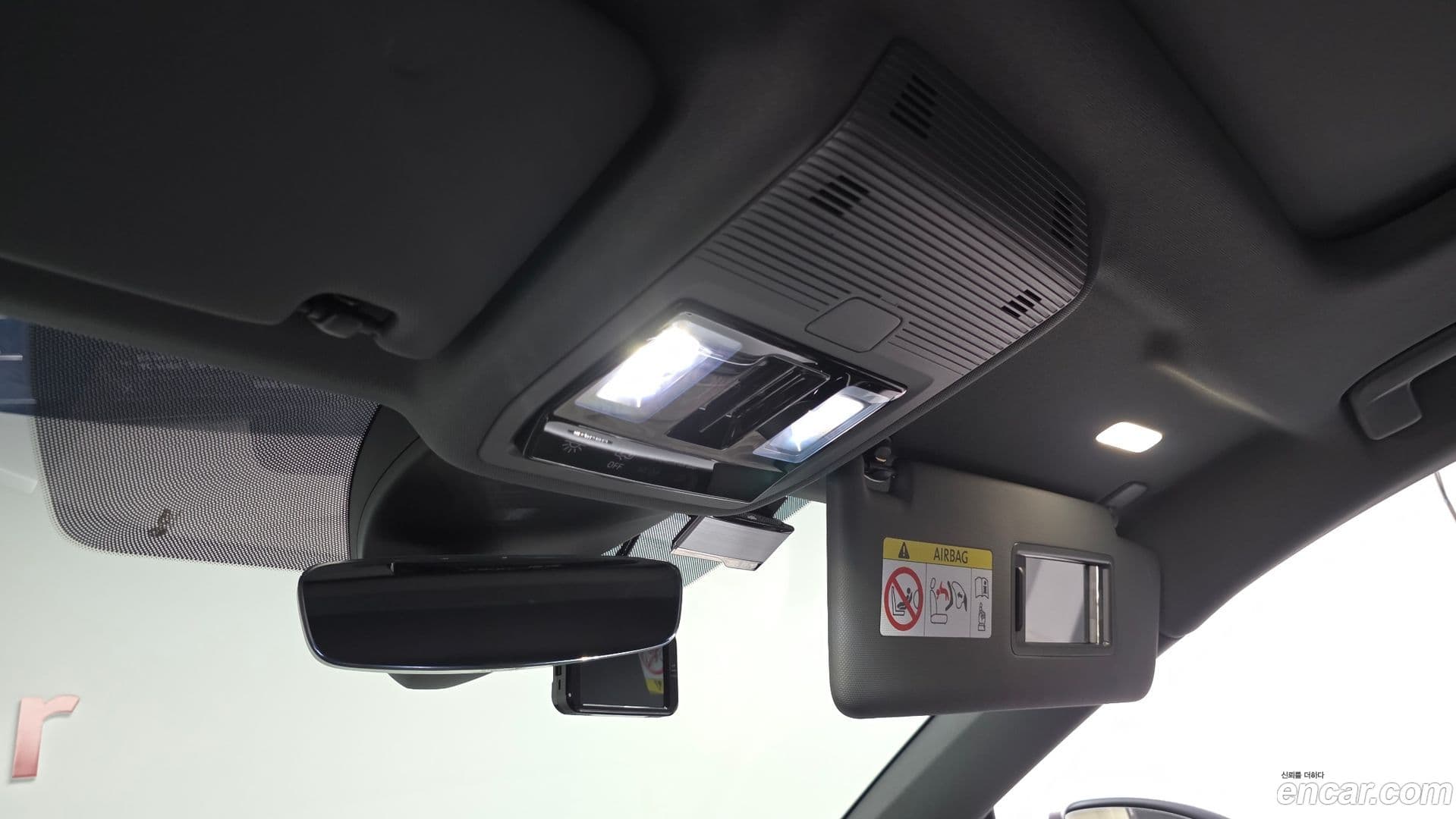 Main__Slider__Photo:Q4 e-tron Audi 2025.3-18