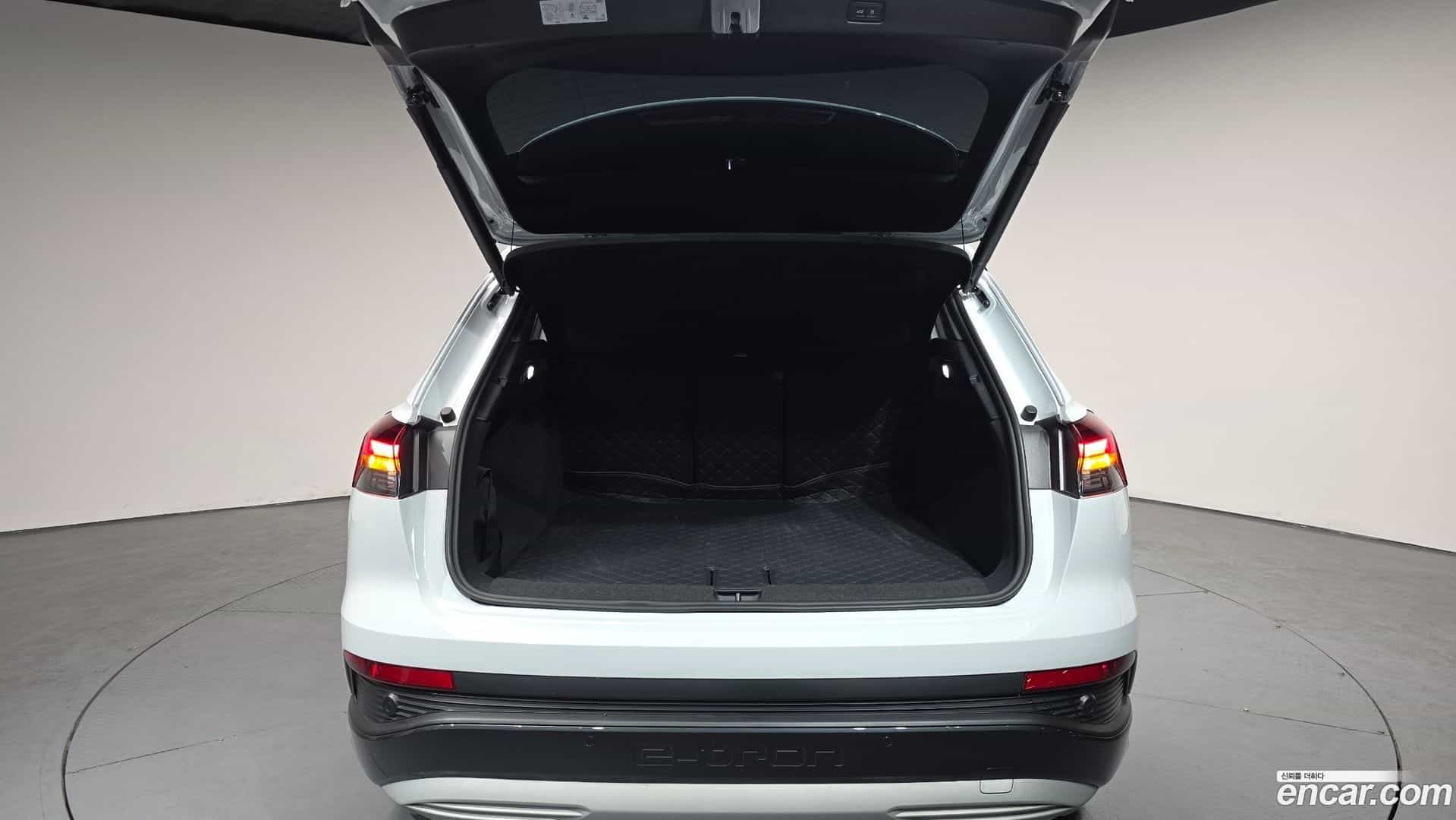 Q4 e-tron Audi 2025.3-OPTION-024