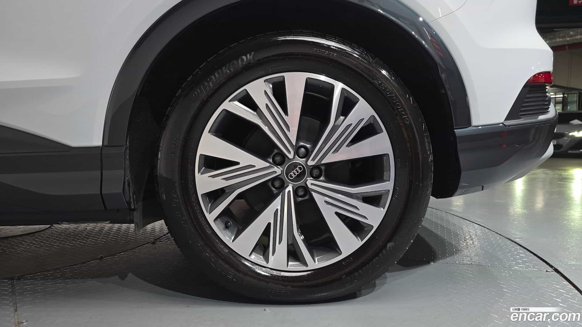 Q4 e-tron Audi 2025.3-OUTER-031
