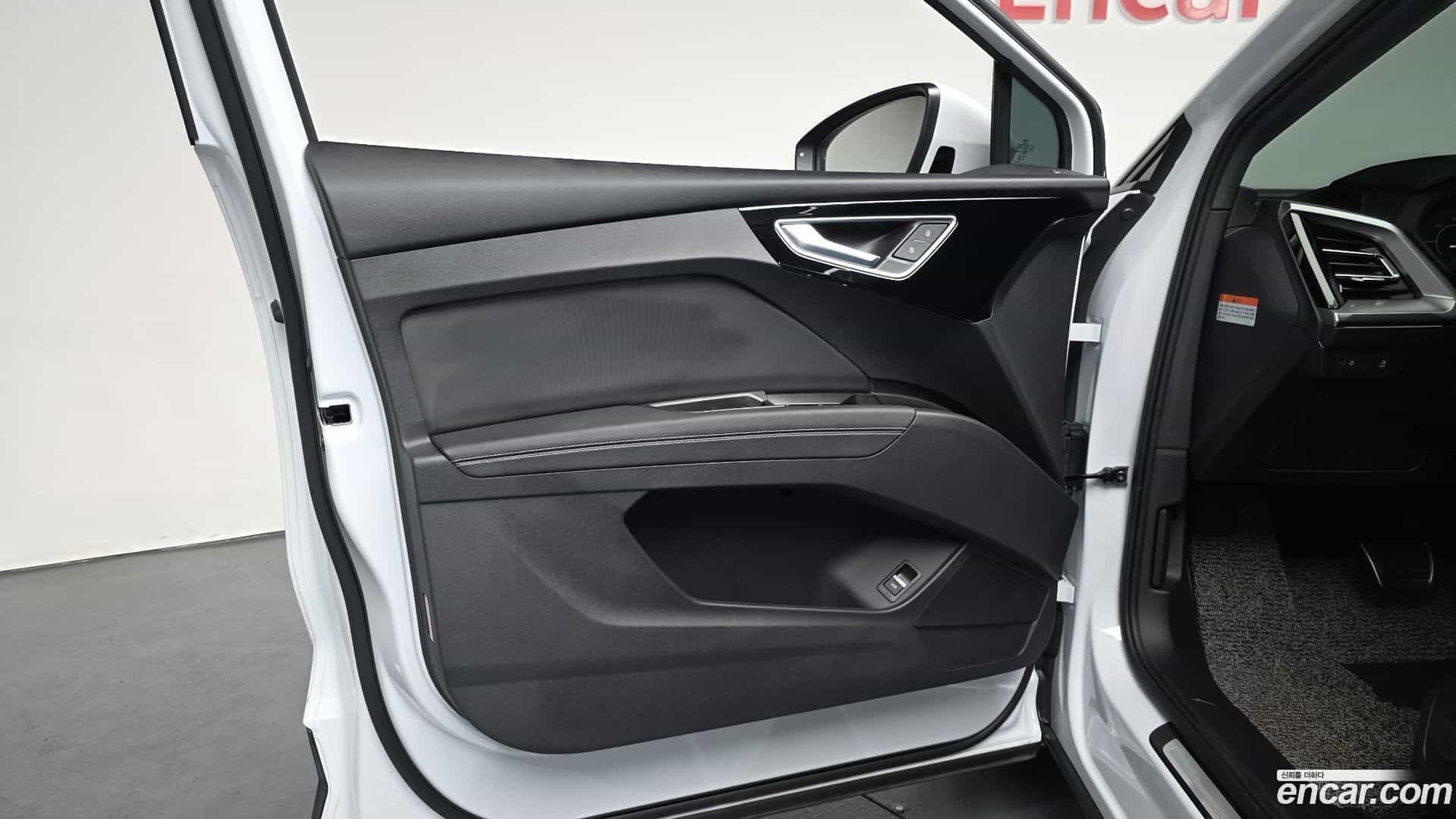 Q4 e-tron Audi 2025.3-INNER-034