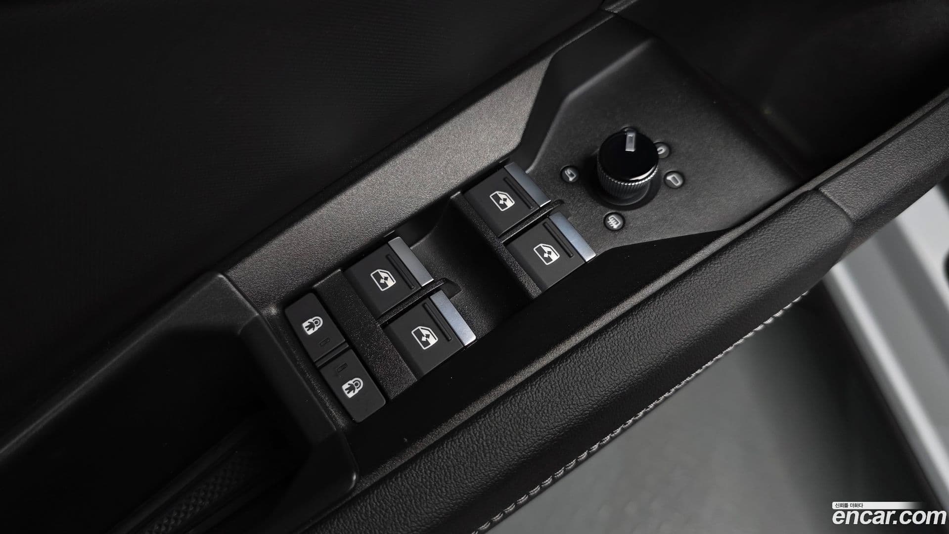 Main__Slider__Photo:Q4 e-tron Audi 2025.3-26
