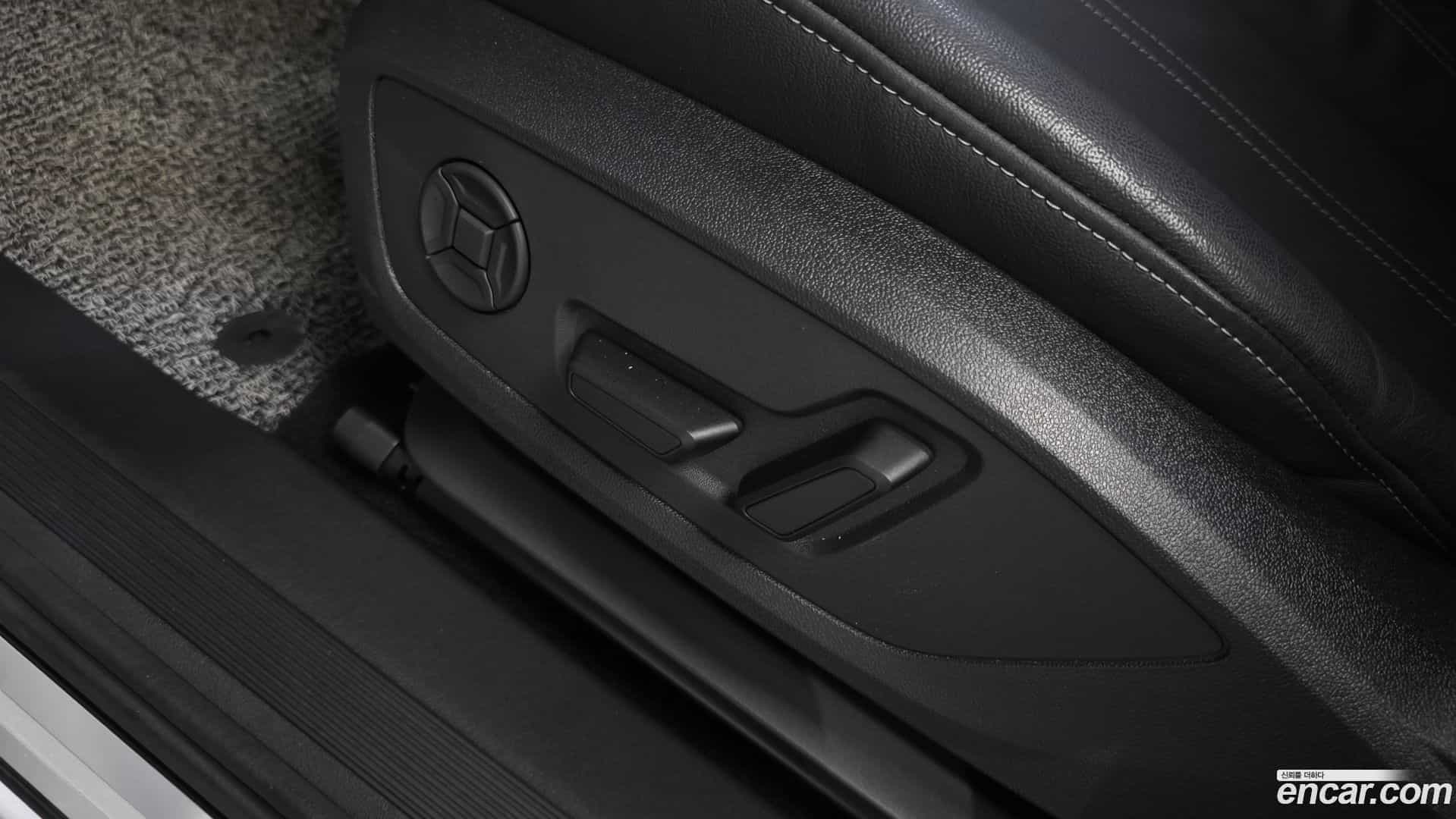 Q4 e-tron Audi 2025.3-OPTION-042