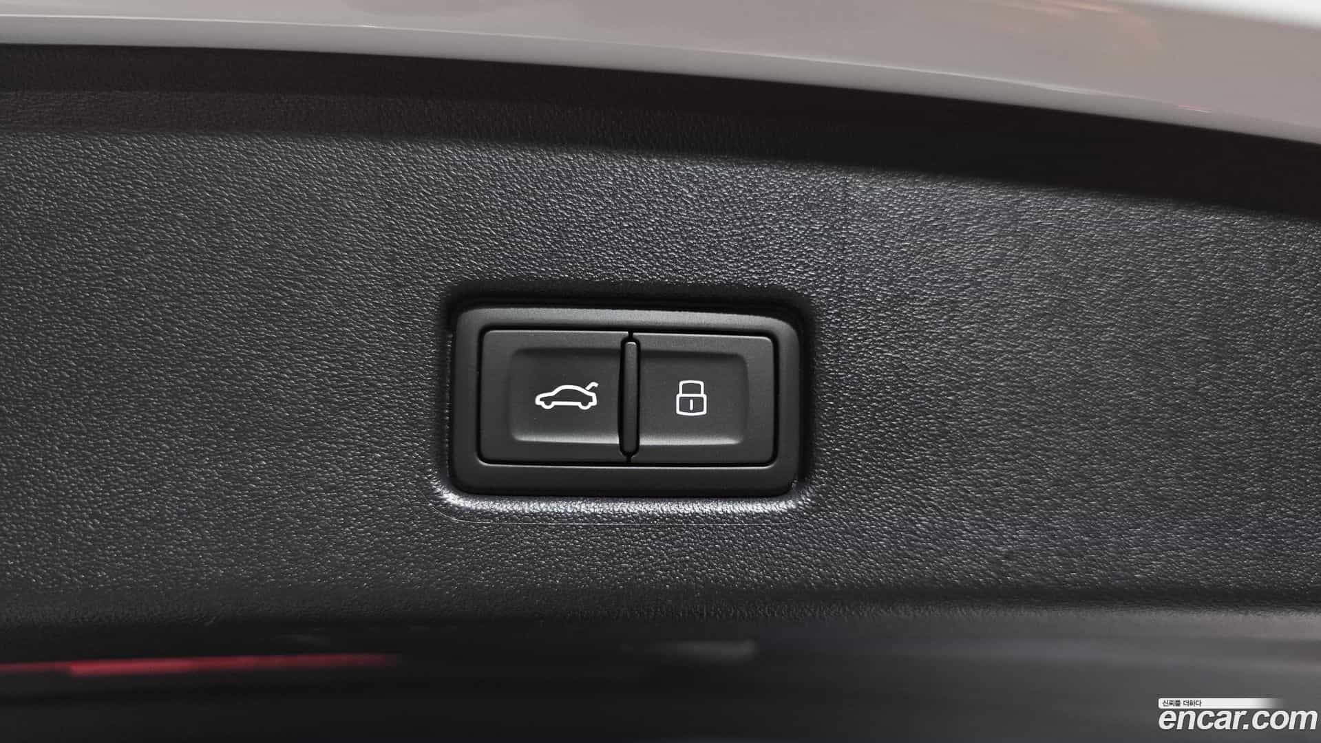 Q4 e-tron Audi 2025.3-OPTION-043