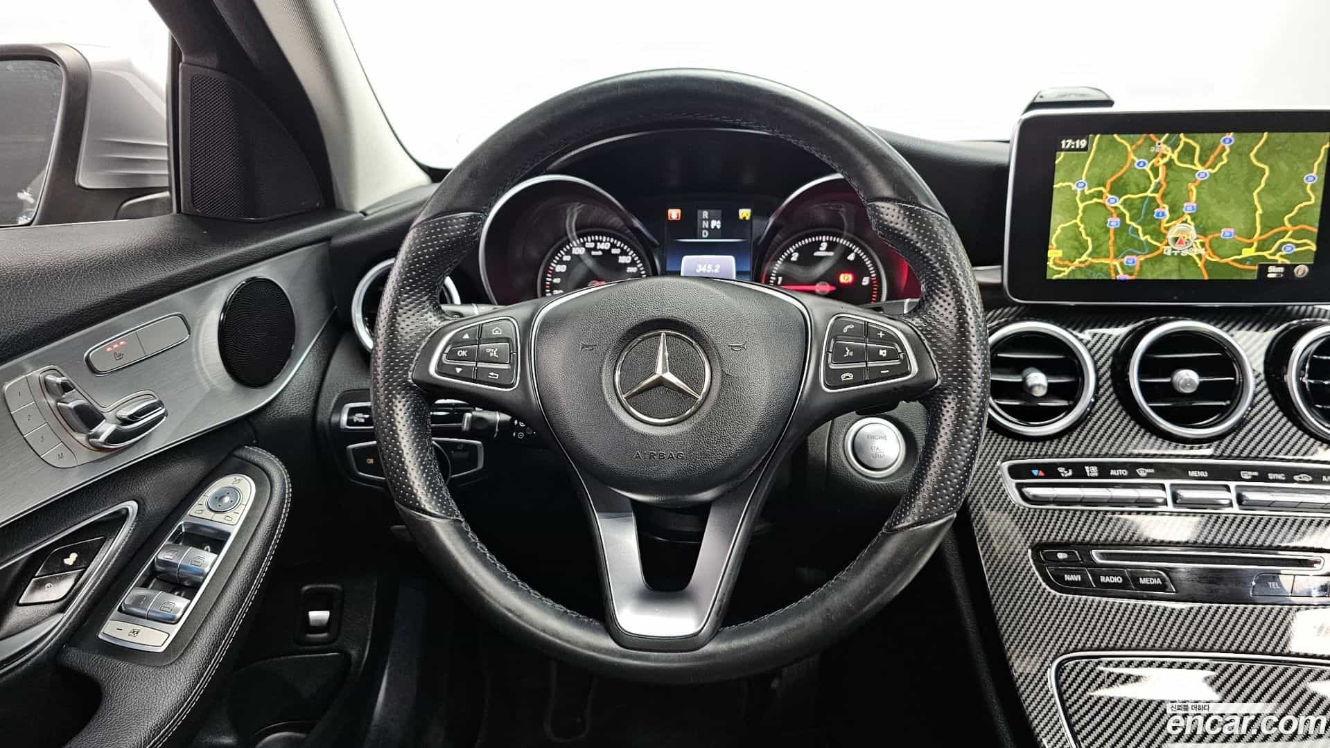 C-Class Mercedes-Benz 2016.1-OPTION-017