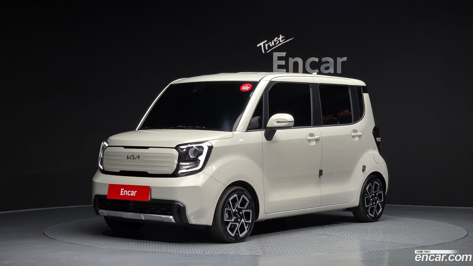 Main__Slider__Photo:RAY Kia 2024.2-0