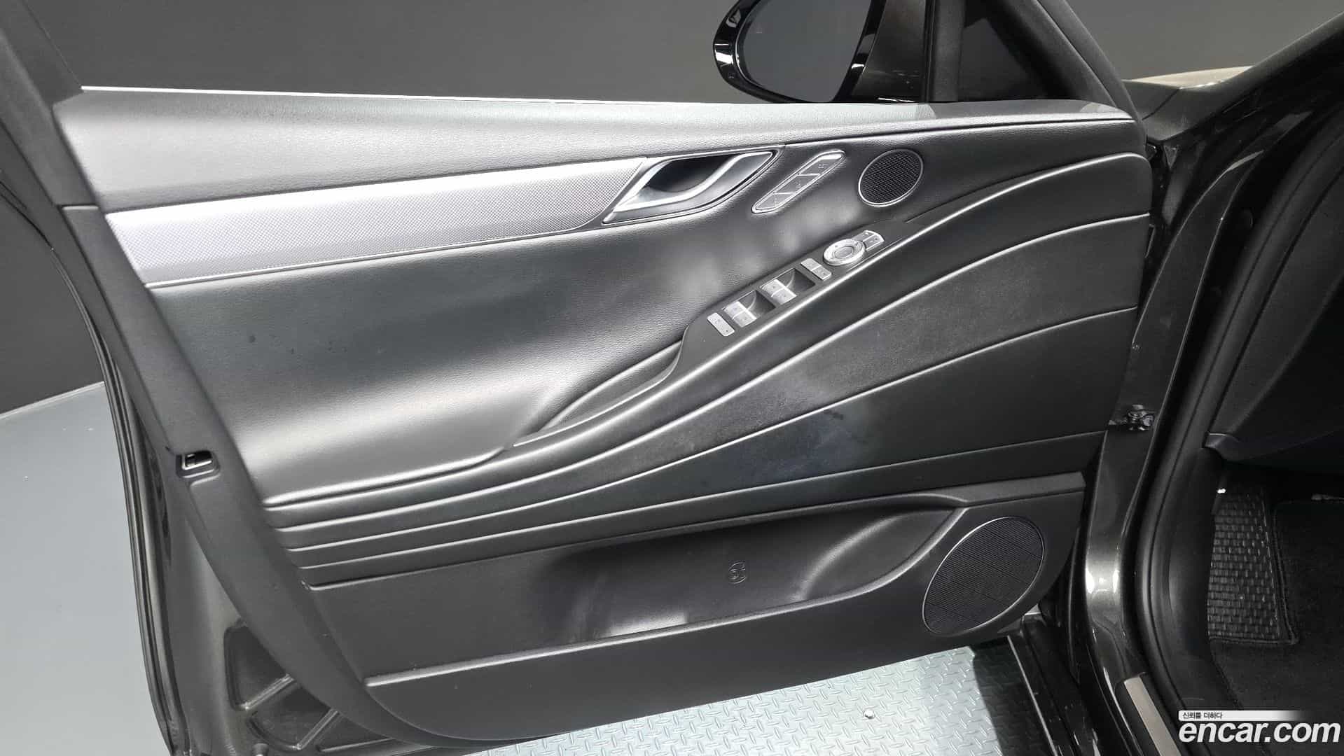 G80 Genesis 2022.3-INNER-034