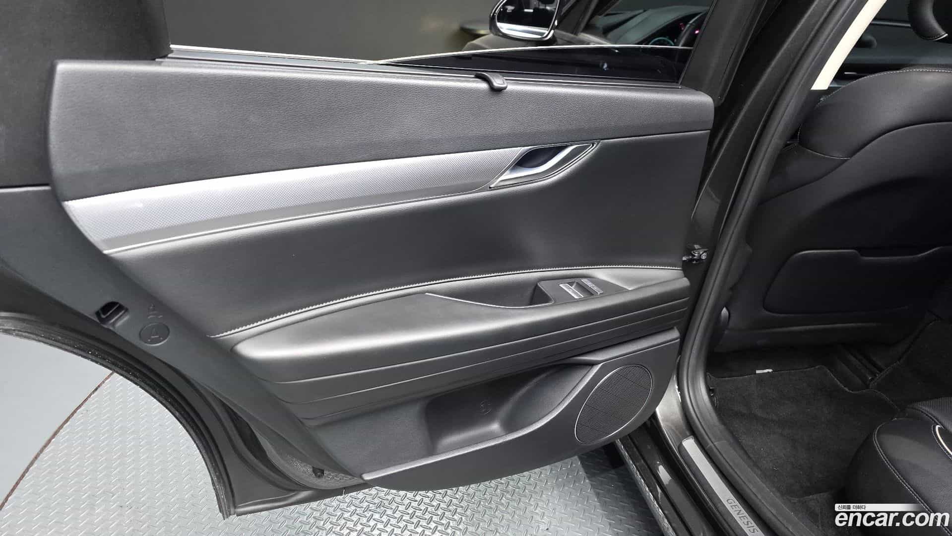 G80 Genesis 2022.3-INNER-035