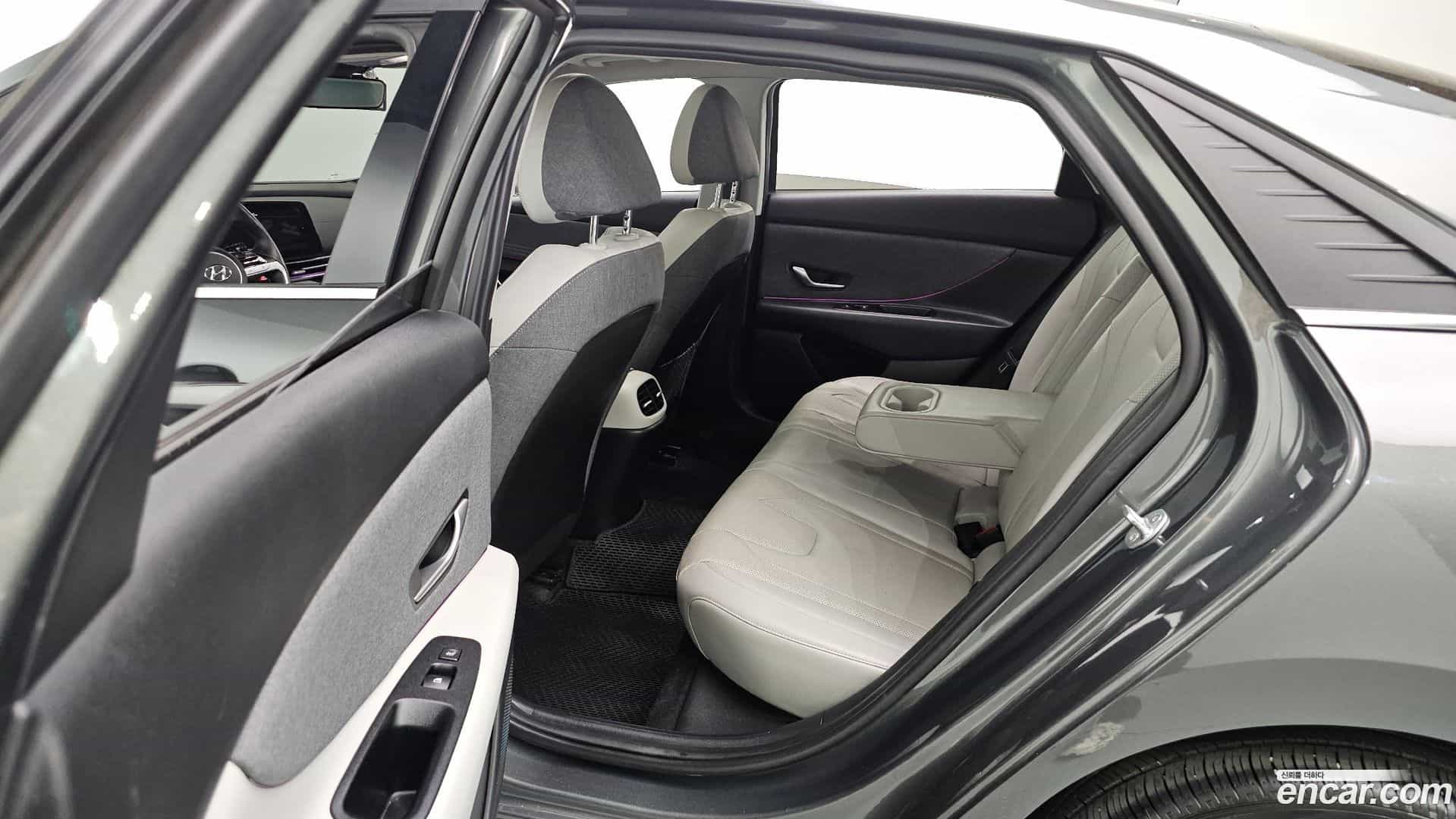 AVANTE Hyundai 2022.9-OPTION-022