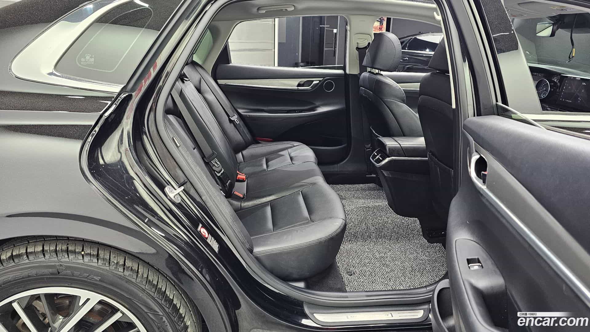Grandeur Hyundai 2023.0-OPTION-016
