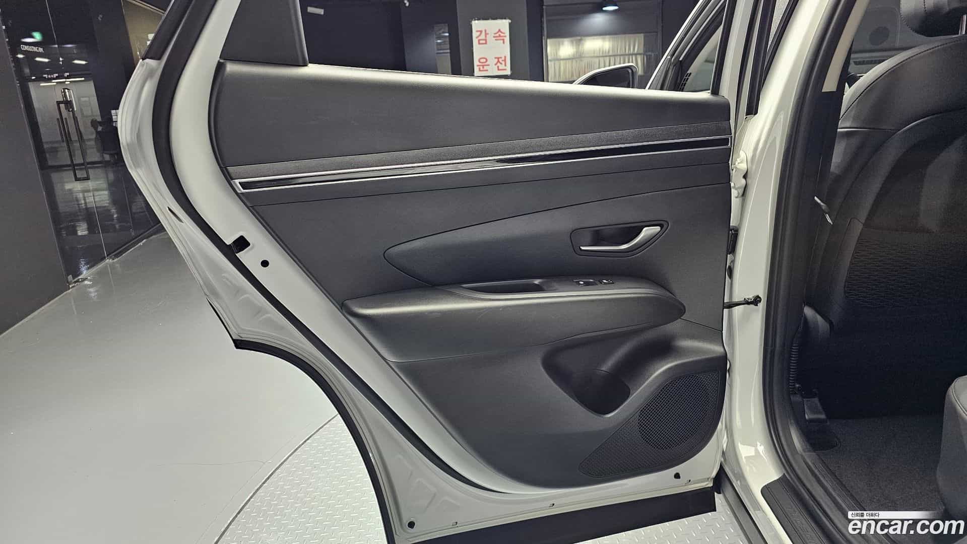 Tucson Hyundai 2023.2-INNER-035
