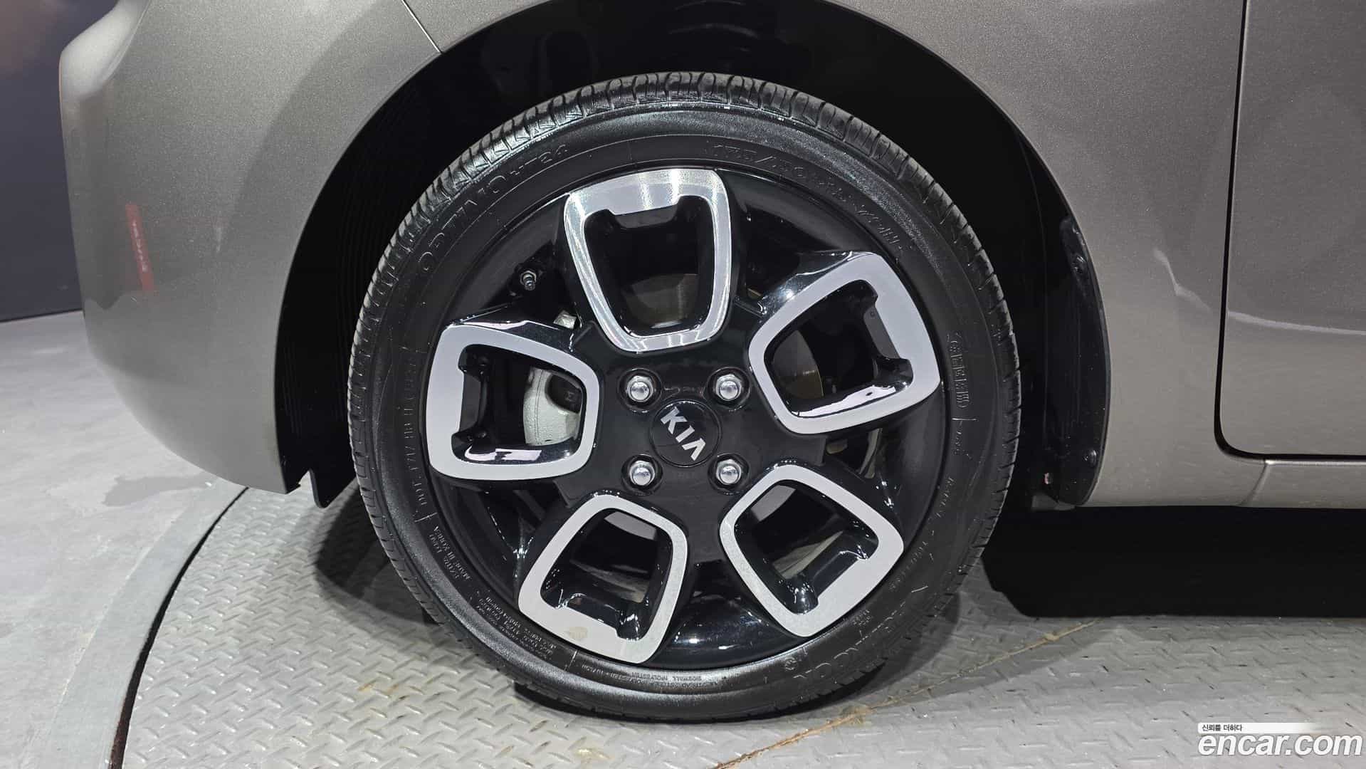 RAY Kia 2021.4-OUTER-005