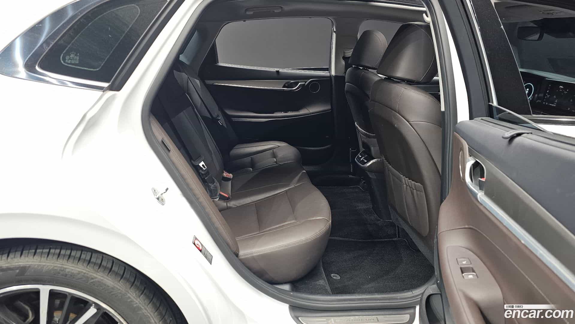 Grandeur Hyundai 2022.2-OPTION-016