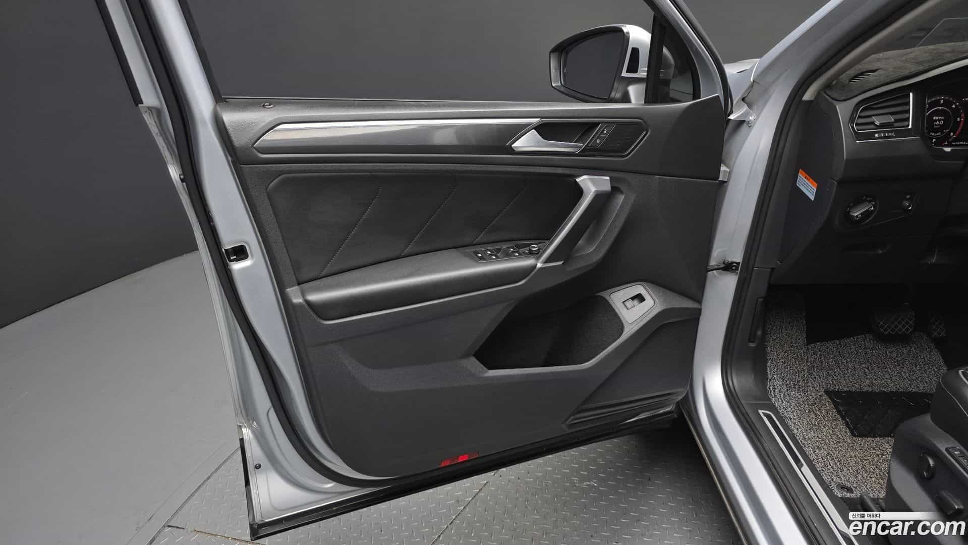 Tiguan Volkswagen 2018.7-INNER-034