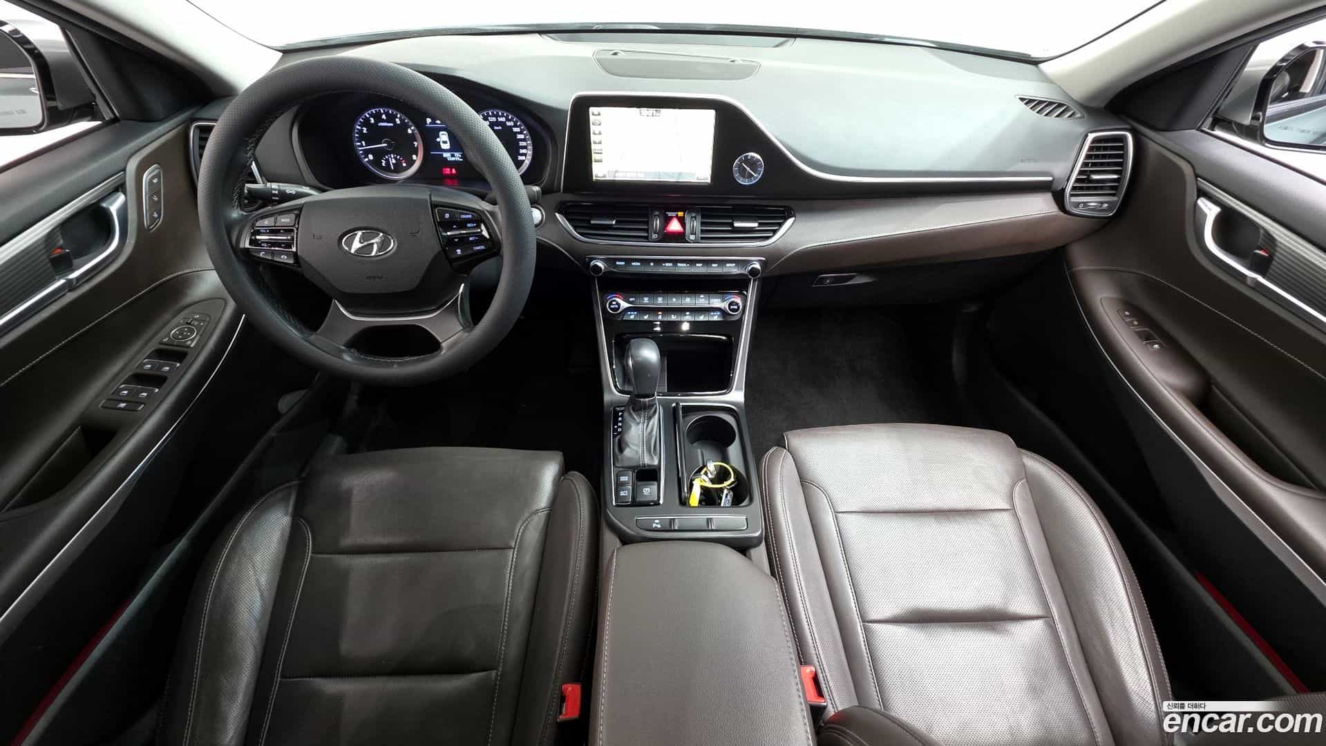 Grandeur Hyundai 2017.2-INNER-007