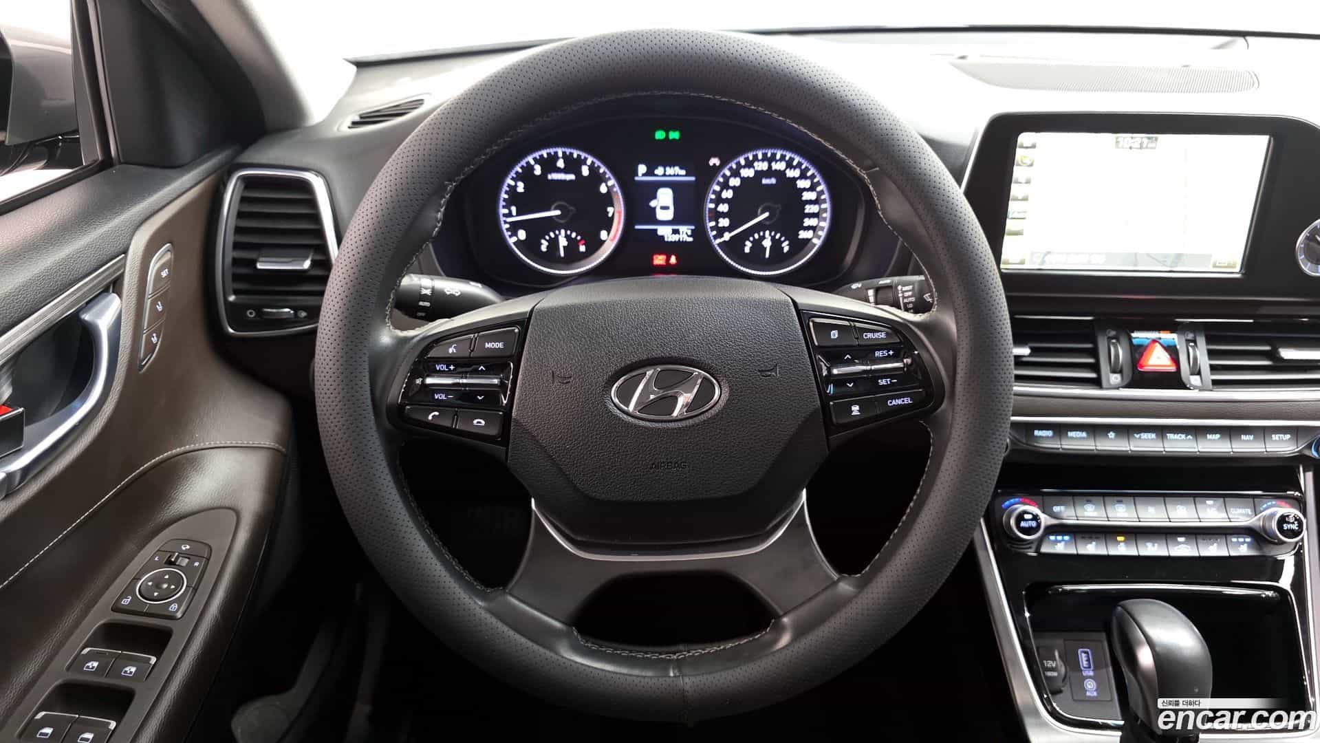 Grandeur Hyundai 2017.2-OPTION-017