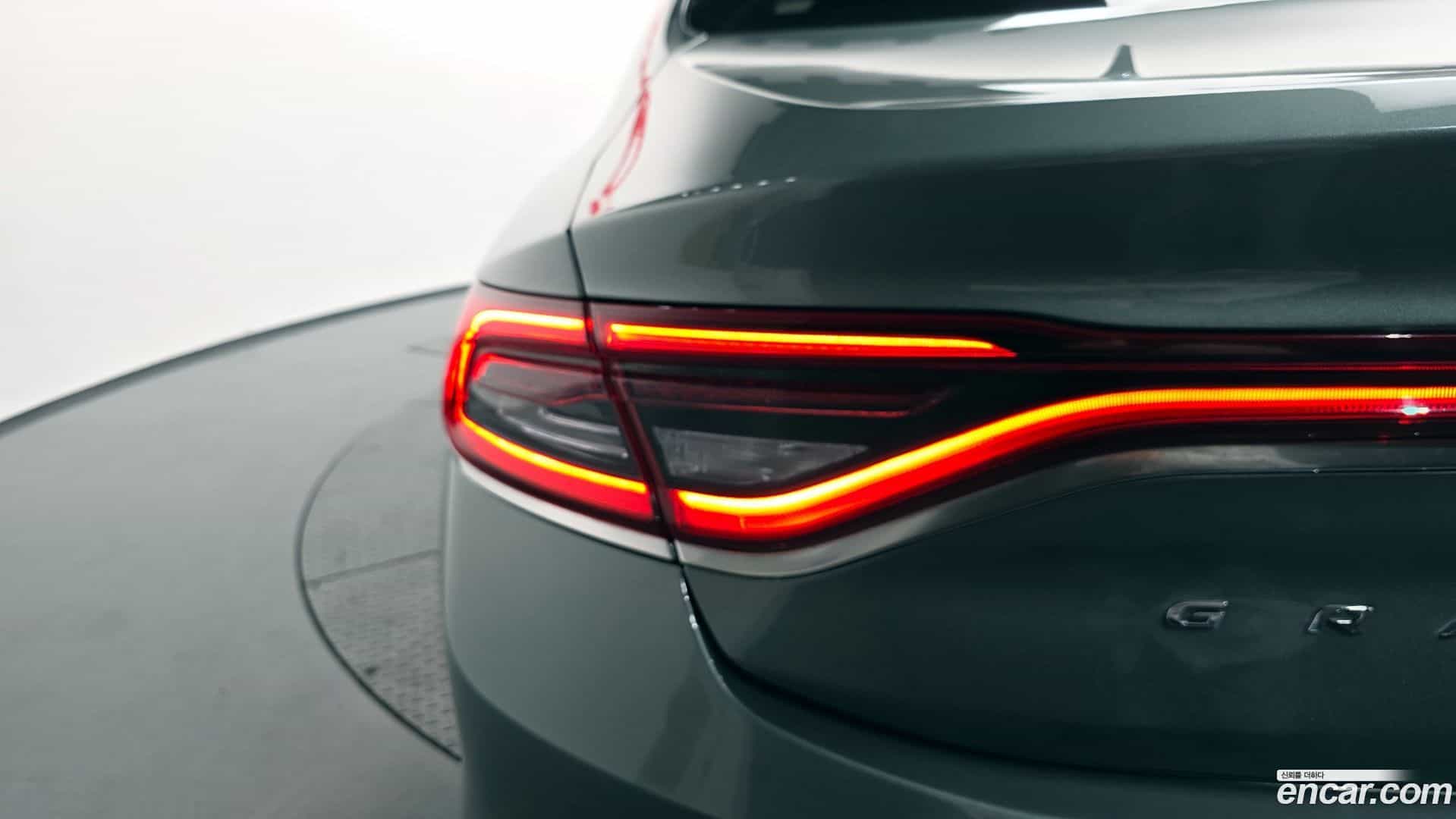 Grandeur Hyundai 2017.2-OUTER-033