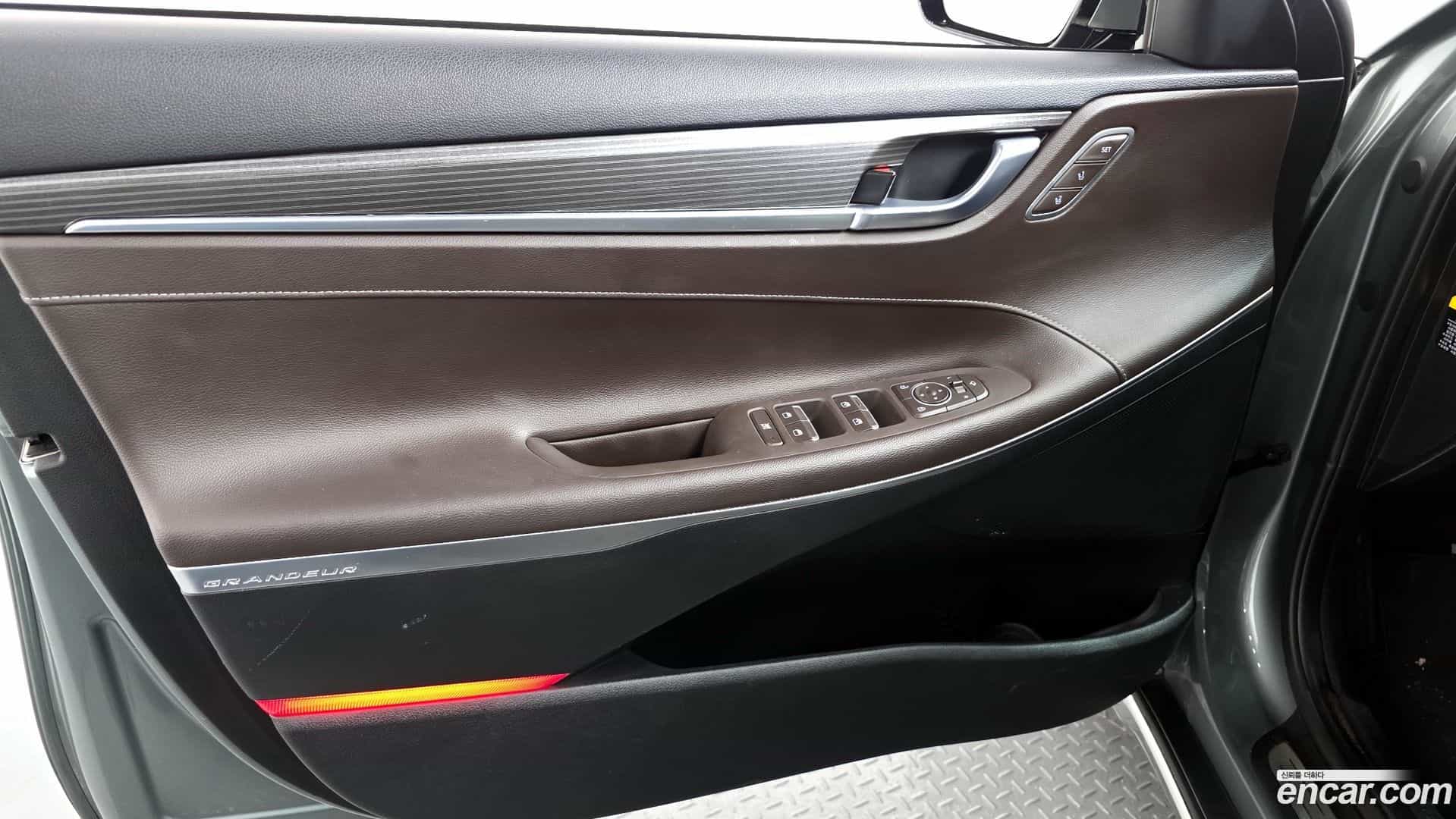 Grandeur Hyundai 2017.2-INNER-034