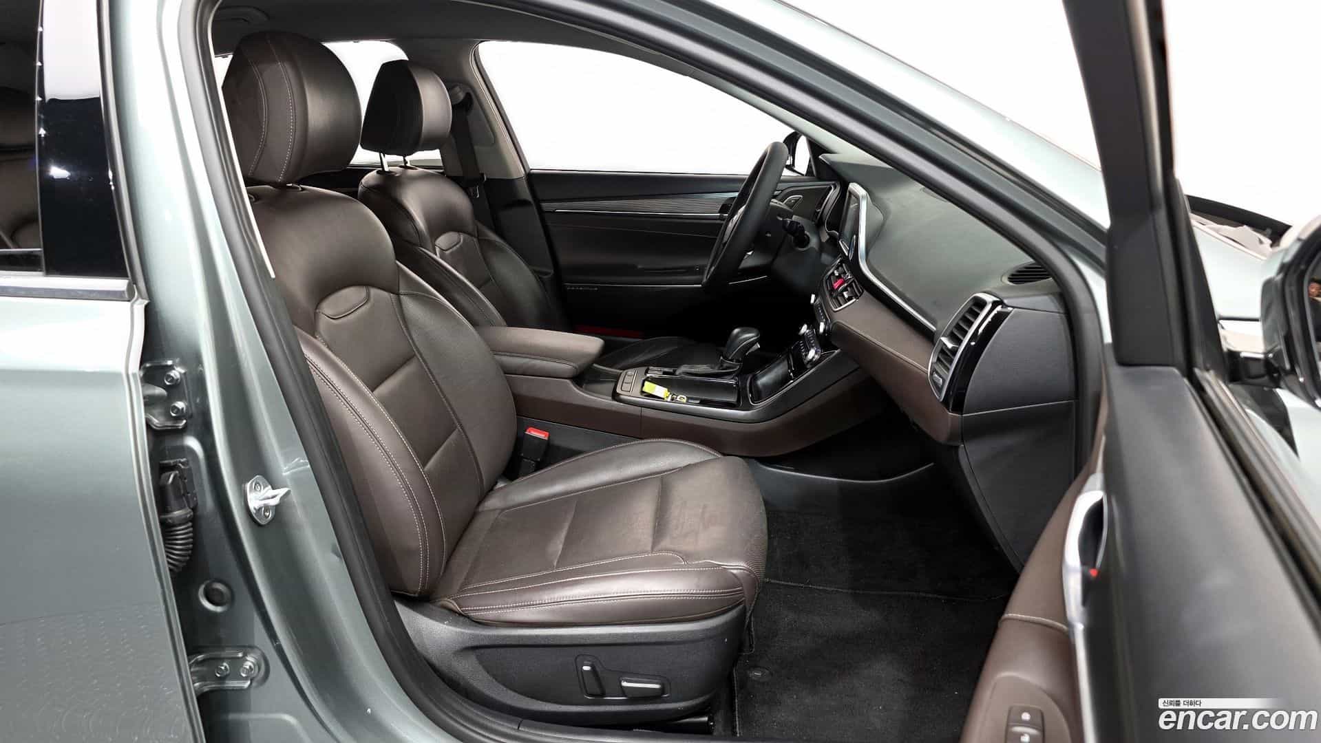Grandeur Hyundai 2017.2-INNER-036