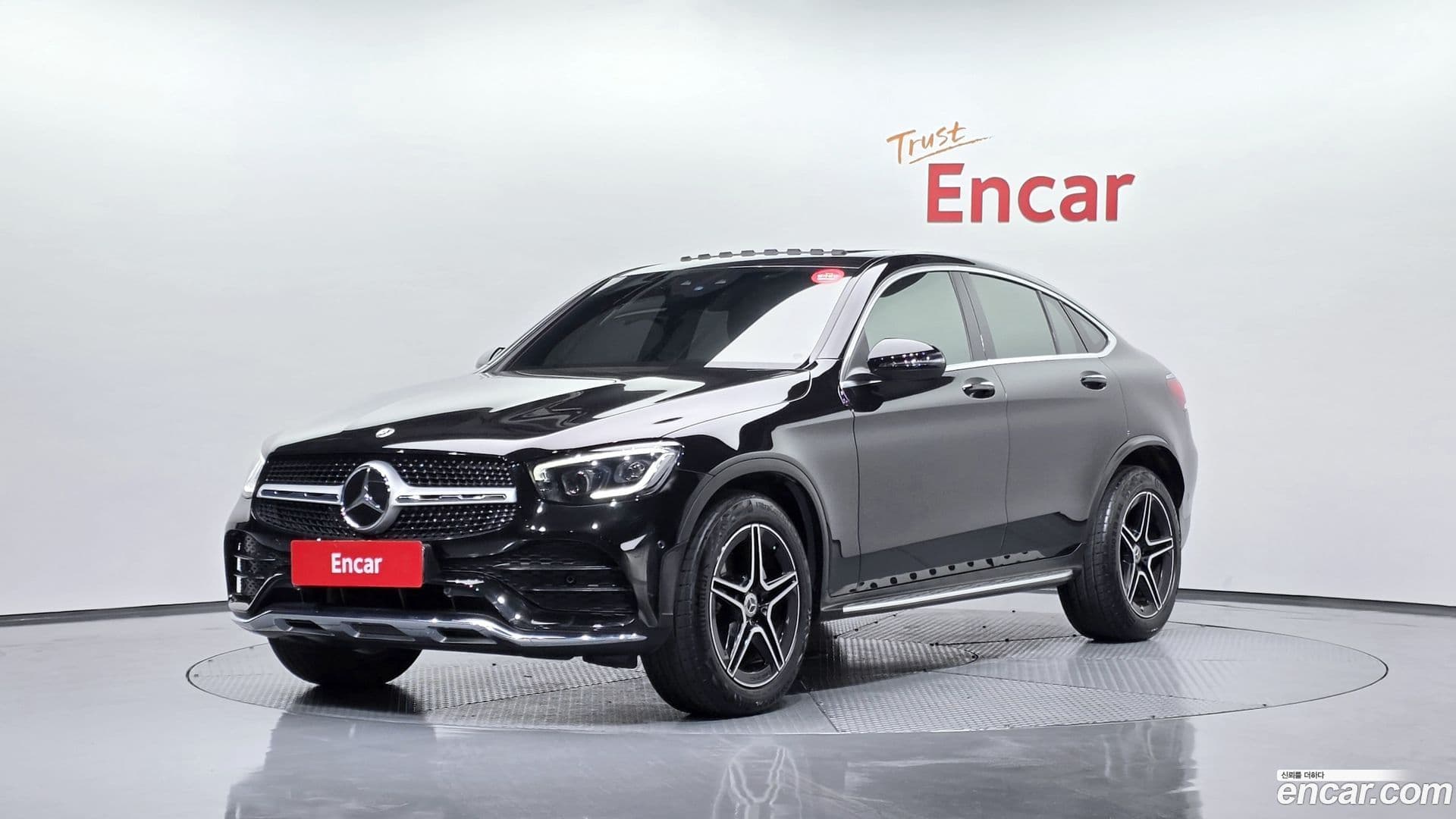 Main__Slider__Photo:GLC-Class Mercedes-Benz 2021.8-0