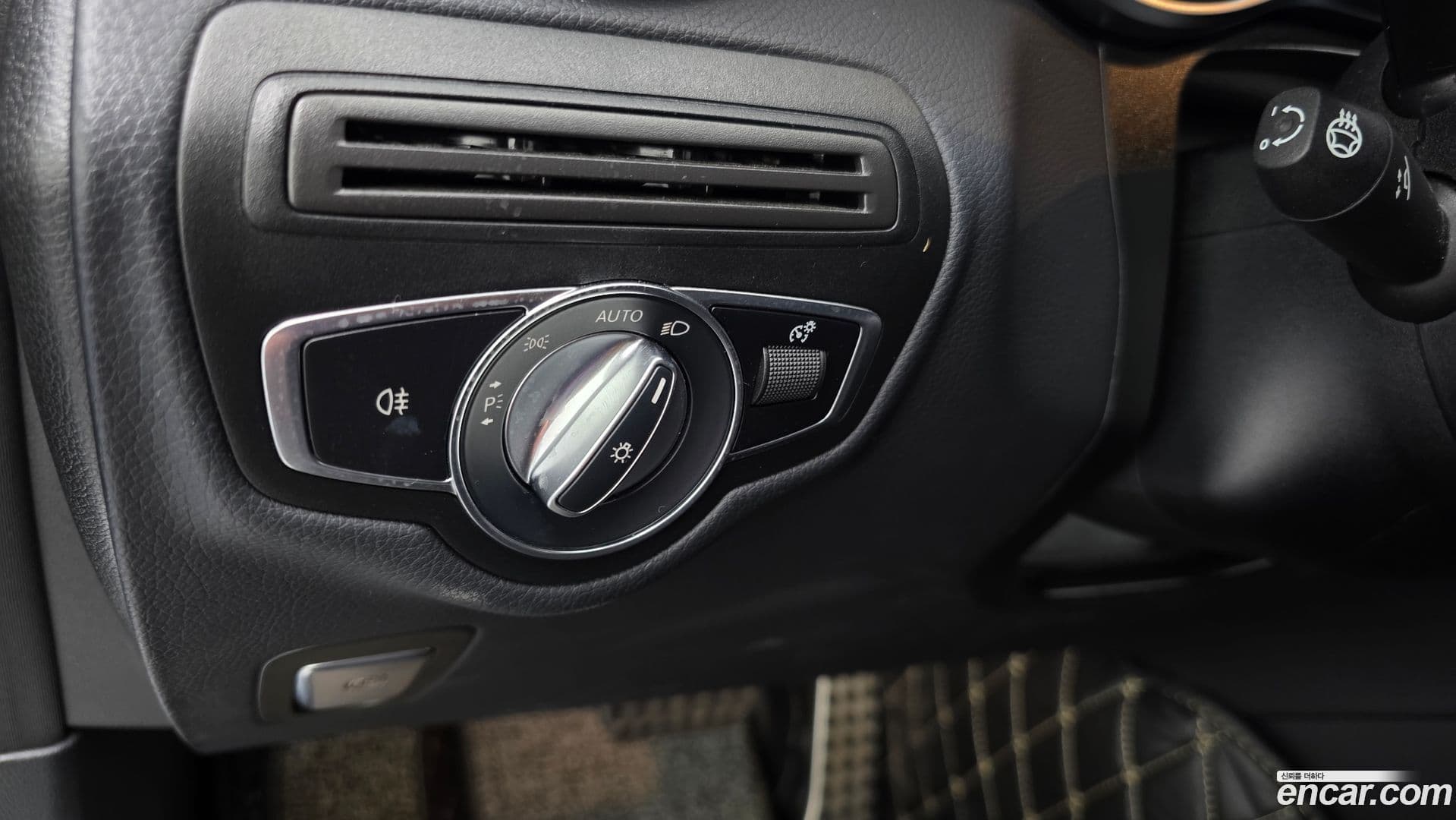 Main__Slider__Photo:GLC-Class Mercedes-Benz 2021.8-31