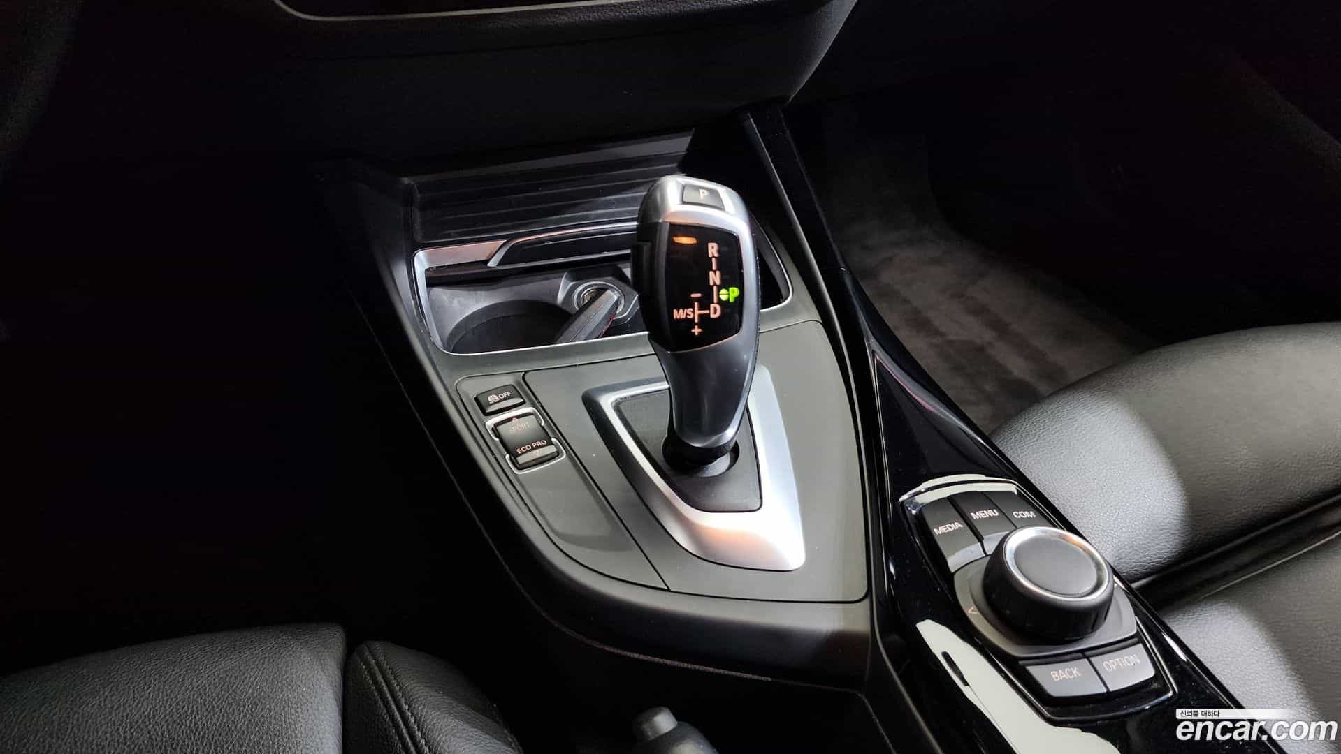 1-Series BMW 2018.11-INNER-009
