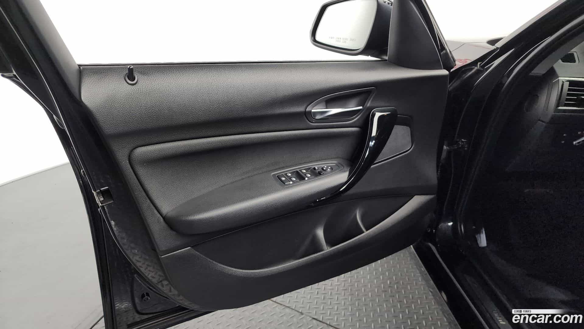 1-Series BMW 2018.11-INNER-034