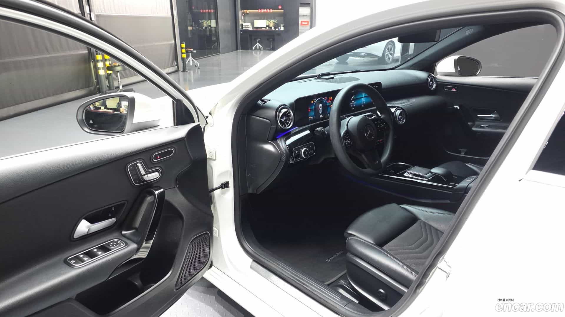 A-Class Mercedes-Benz 2020.2-INNER-010
