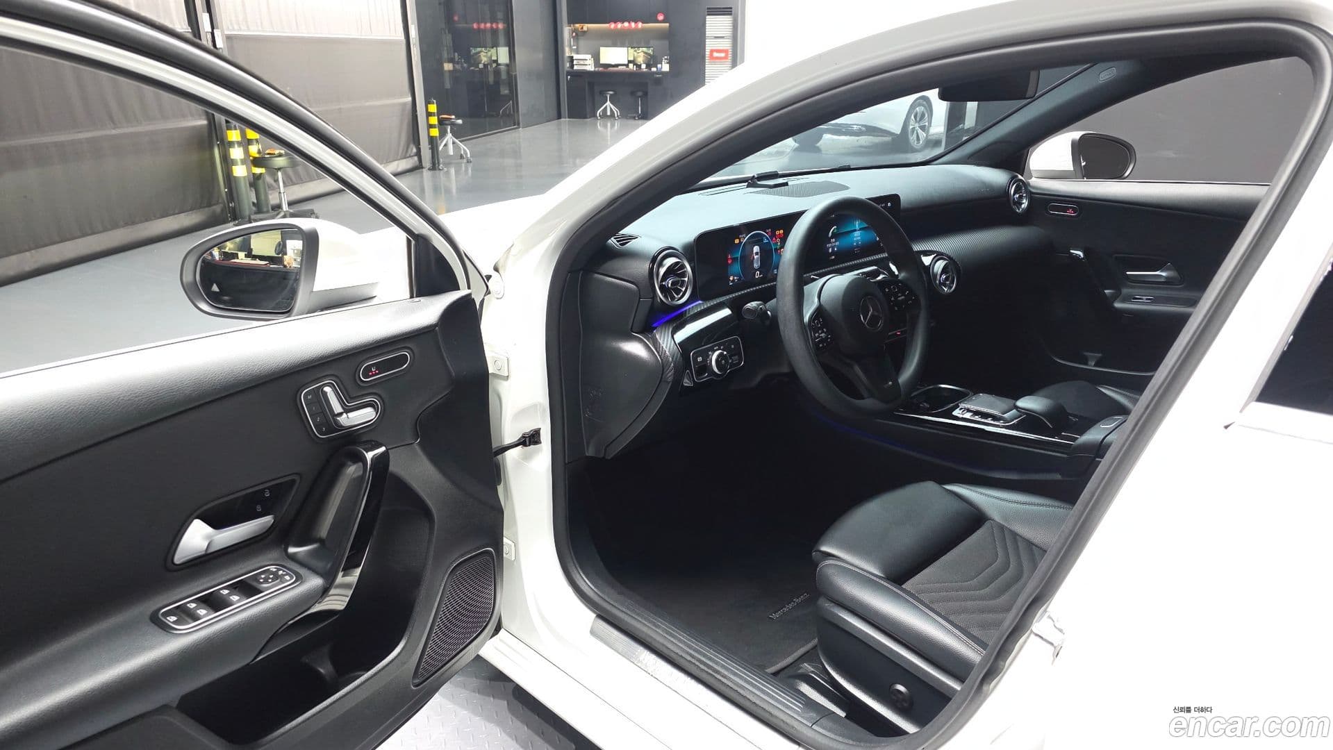 Main__Slider__Photo:A-Class Mercedes-Benz 2020.2-9